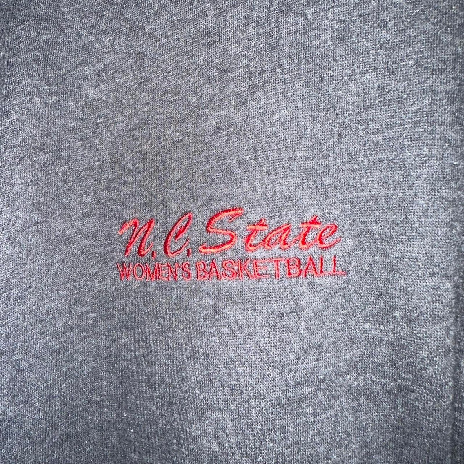 Nike Vintage Nike 6.0 NC State Basketball Zip Up Hoodie size XL Size US XL / EU 56 / 4 - 3 Thumbnail