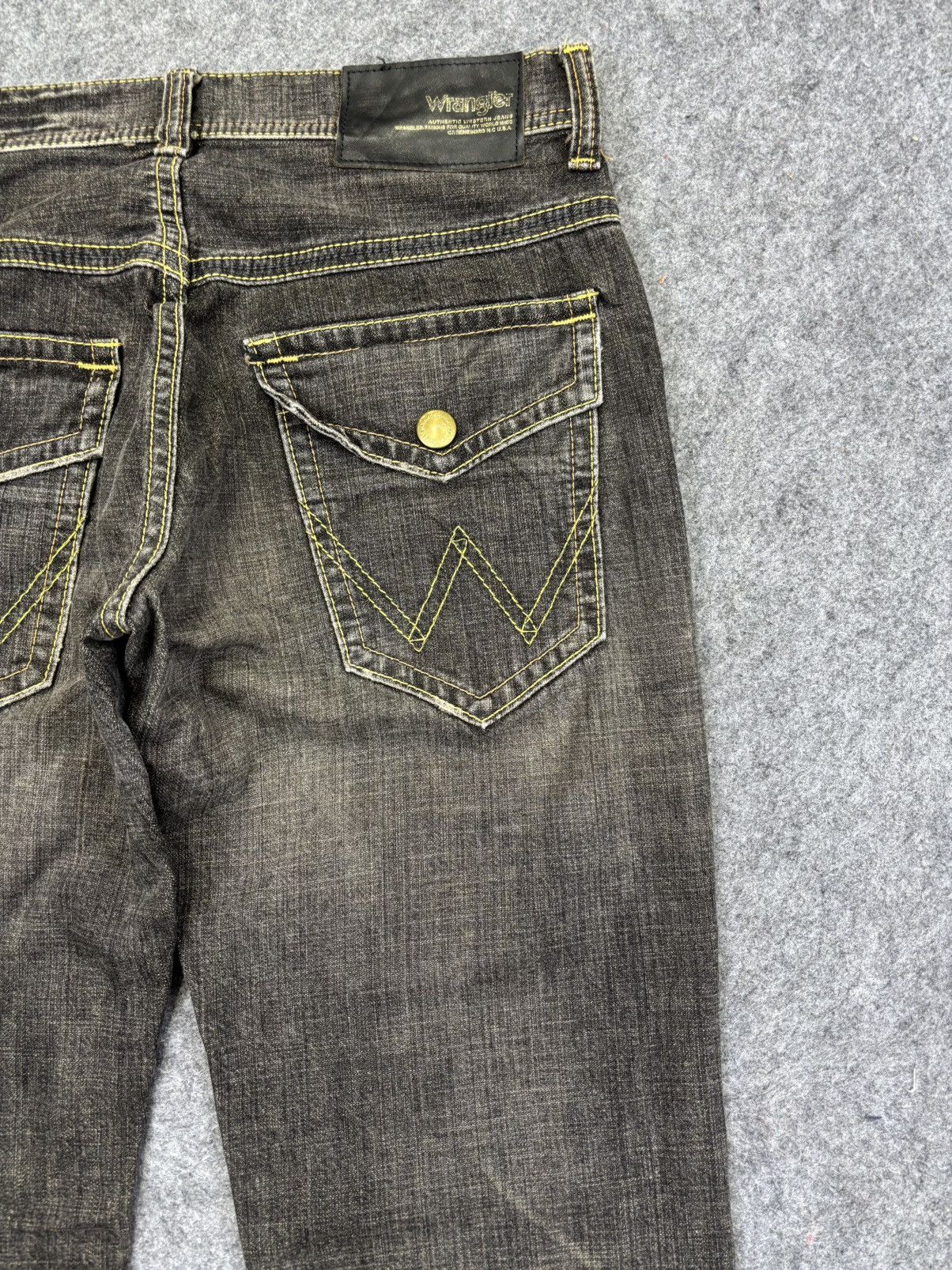 Wrangler 💥Flare💥Insane 90s Style Wrangler Mudwash Flare Denim F917 Size US 32 / EU 48 - 9 Thumbnail