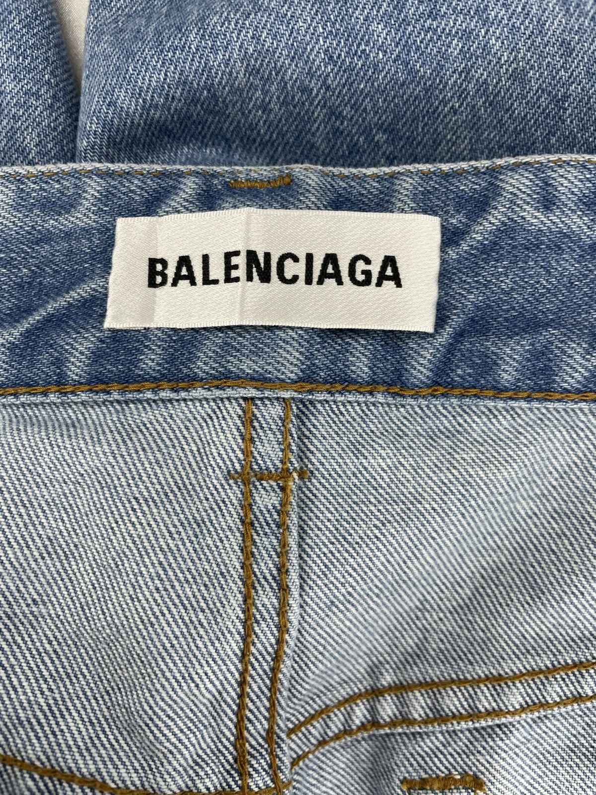 Balenciaga Balenciaga Stonewashed Pleated Jeans Size 27" / US 4 / IT 40 - 10 Thumbnail