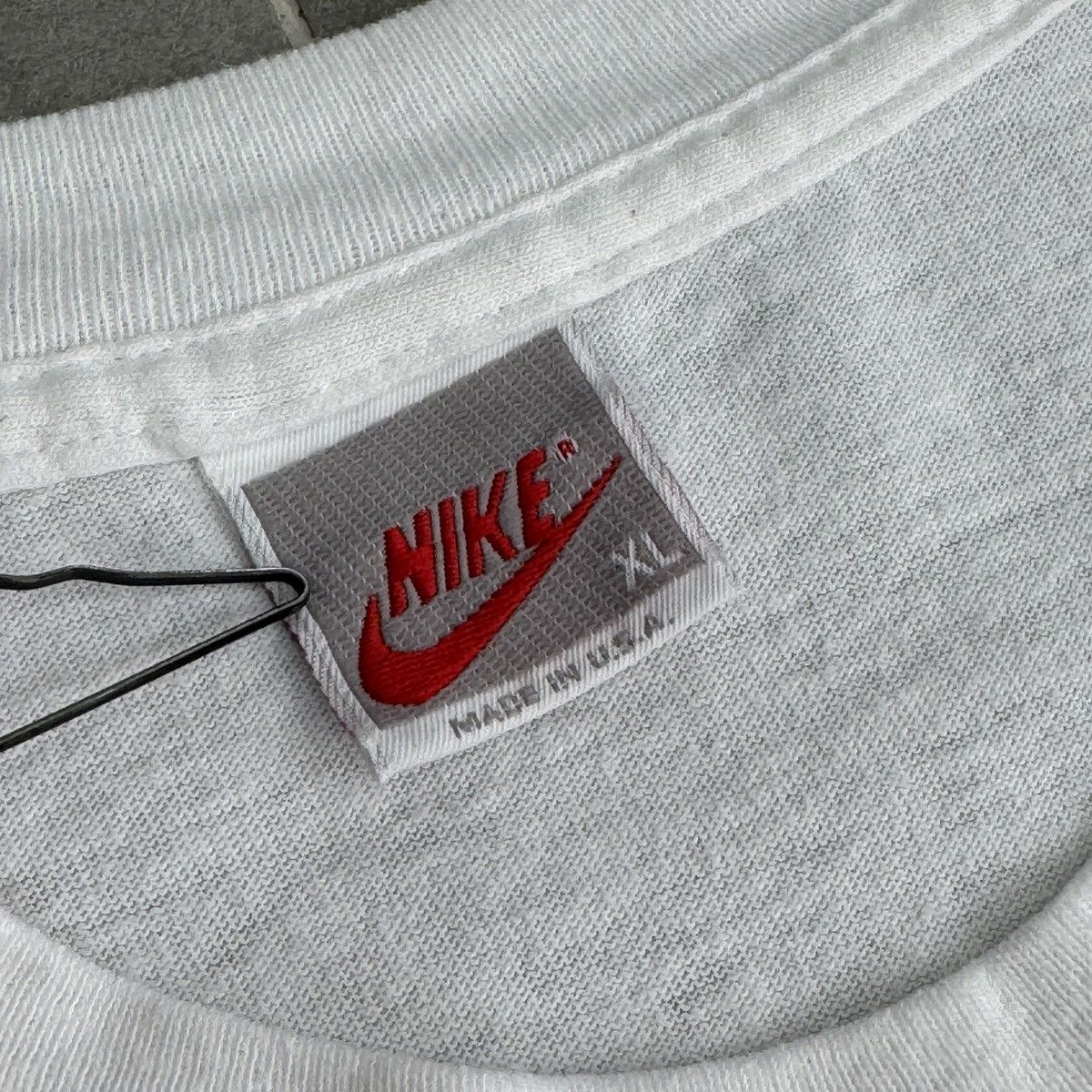 Vintage Vintage Nike Jordan Pippen Back 2 Back NBA Rare Y2K T-Shirt Size US XL / EU 56 / 4 - 11 Thumbnail