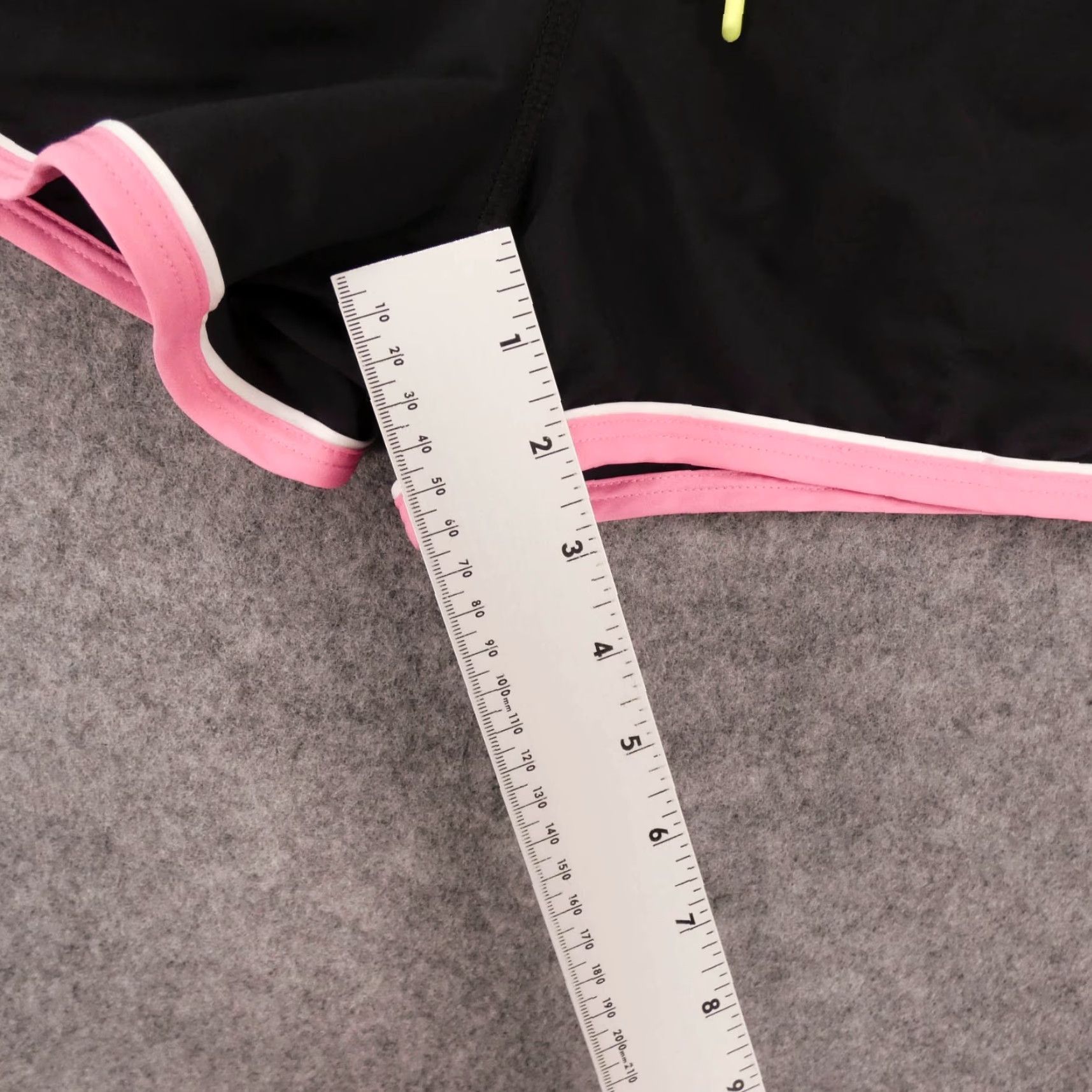 Under Armour Under Armour Shorts Women Medium Lined Black Pink Elastic Waist Drawstring Logo Size 24" / US 00 / IT 34 - 7 Thumbnail
