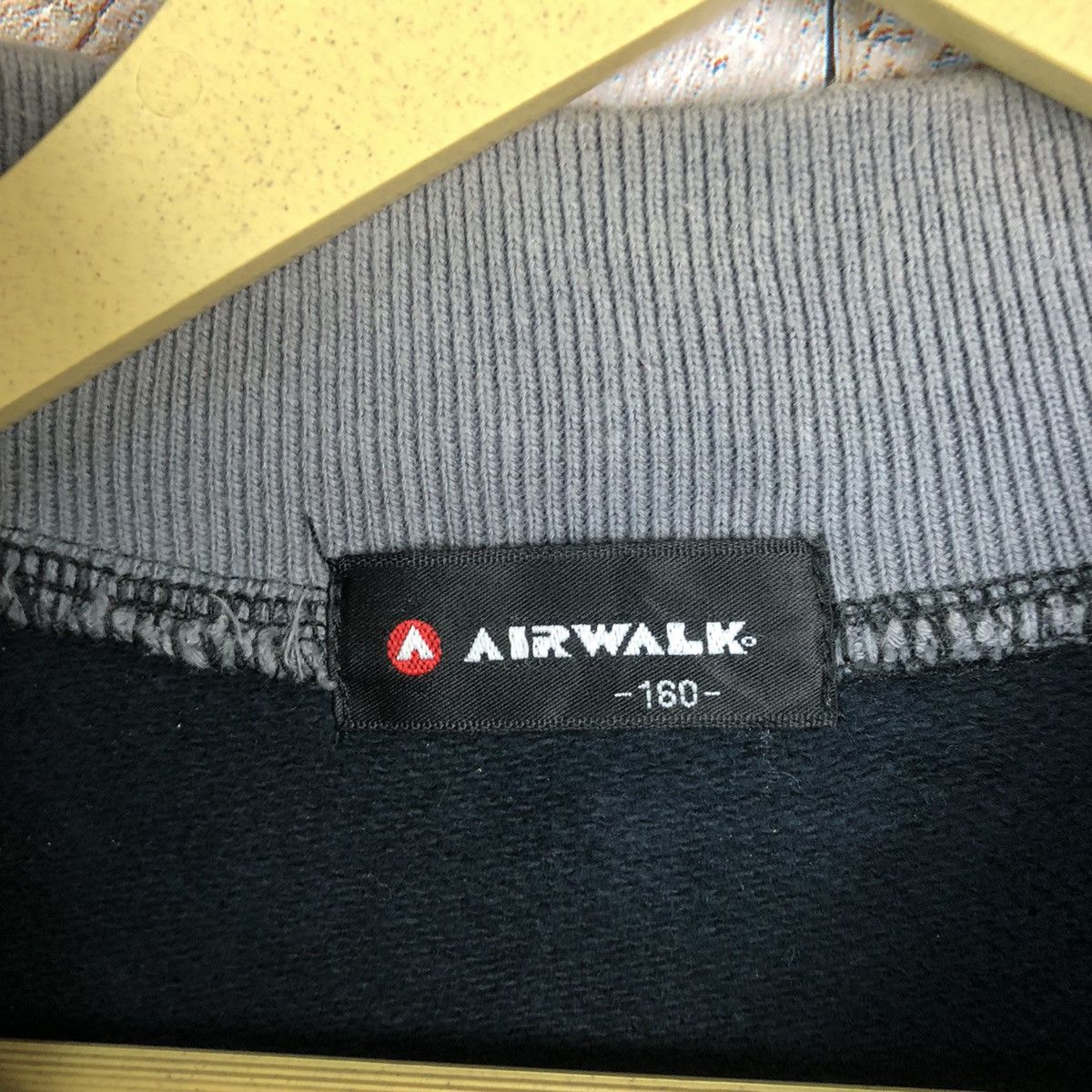 Airwalk Airwalk Black Zipper Sweatshirt sweater vintage #A500 Size US S / EU 44-46 / 1 - 10 Thumbnail