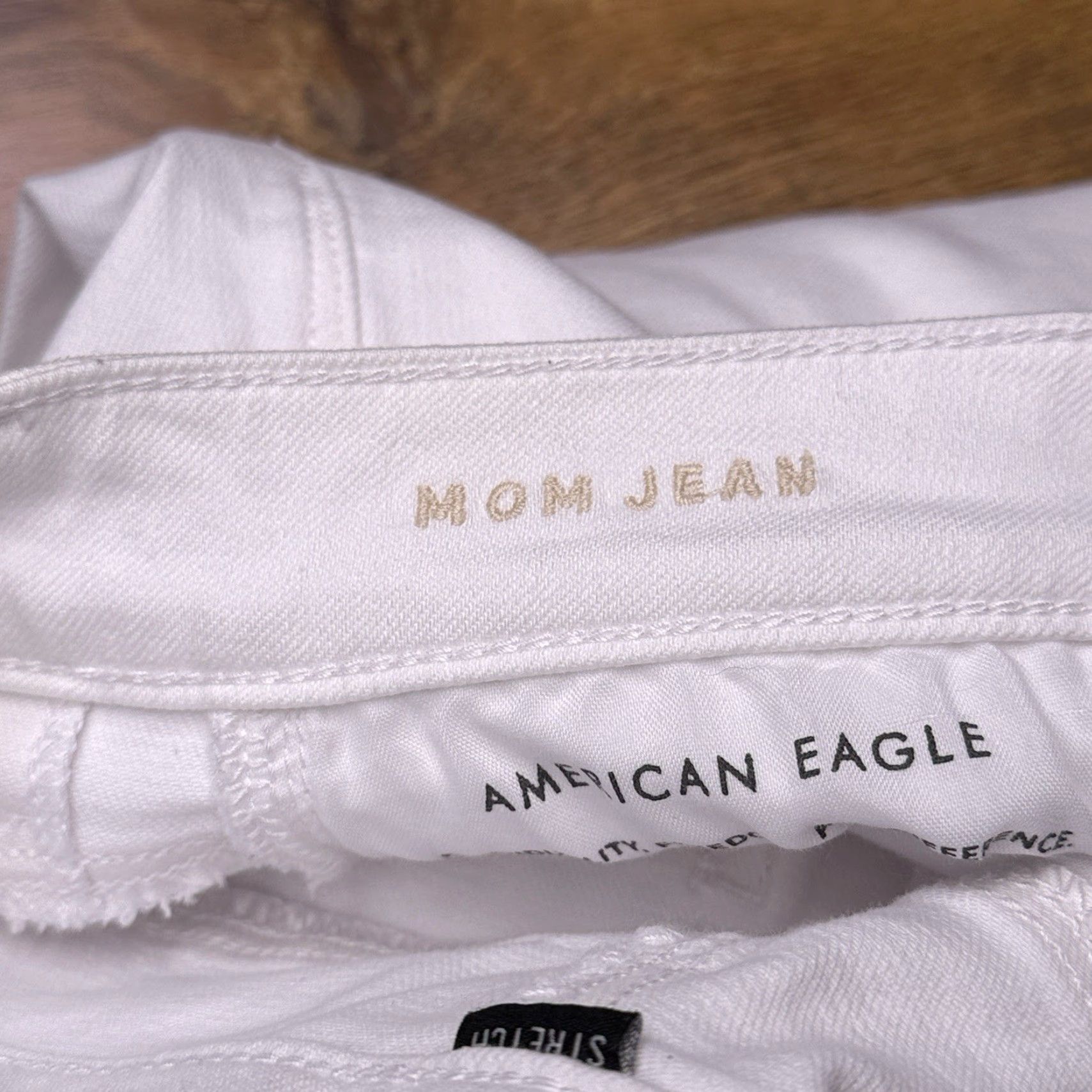 American Eagle Outfitters American Eagle Outfitters Mom Jeans Womens 4 Regular White High Rise Stretch Denim Jeans Regular White High Rise 4 Womens Size 27" / US 4 / IT 40 - 5 Thumbnail