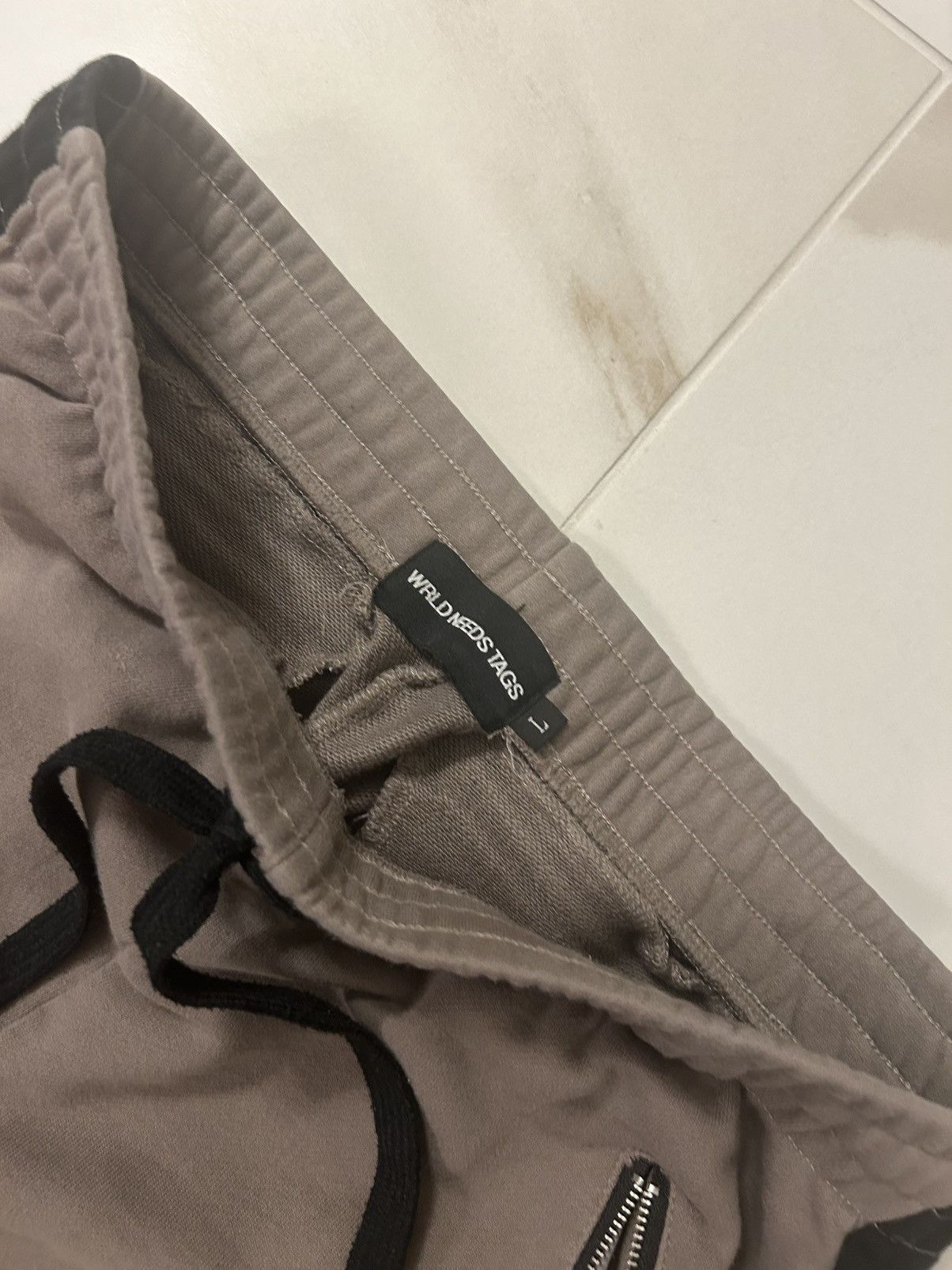 Other wrldneedstags flare sweatpants size L Size US 32 / EU 48 - 3 Thumbnail
