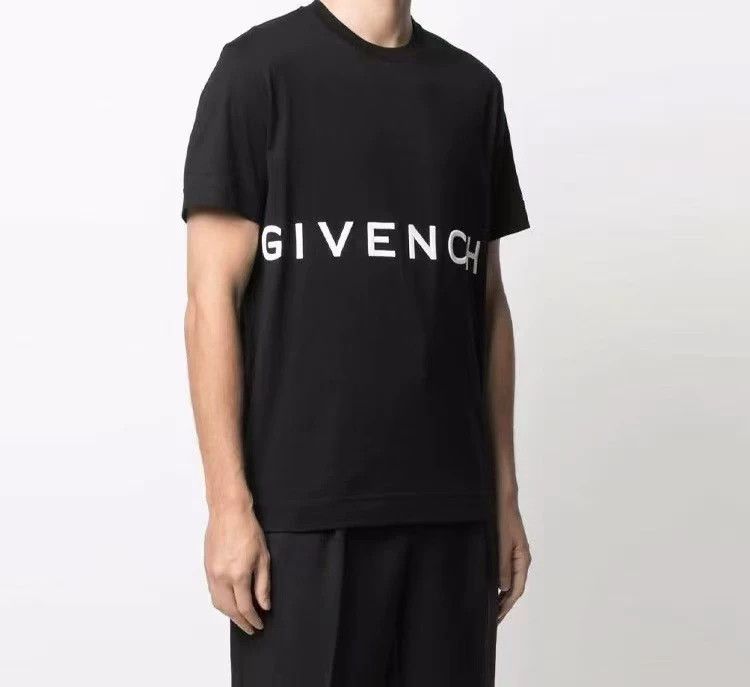 Givenchy Givenchy Men's T-Shirt Size US S / EU 44-46 / 1 - 1 Thumbnail