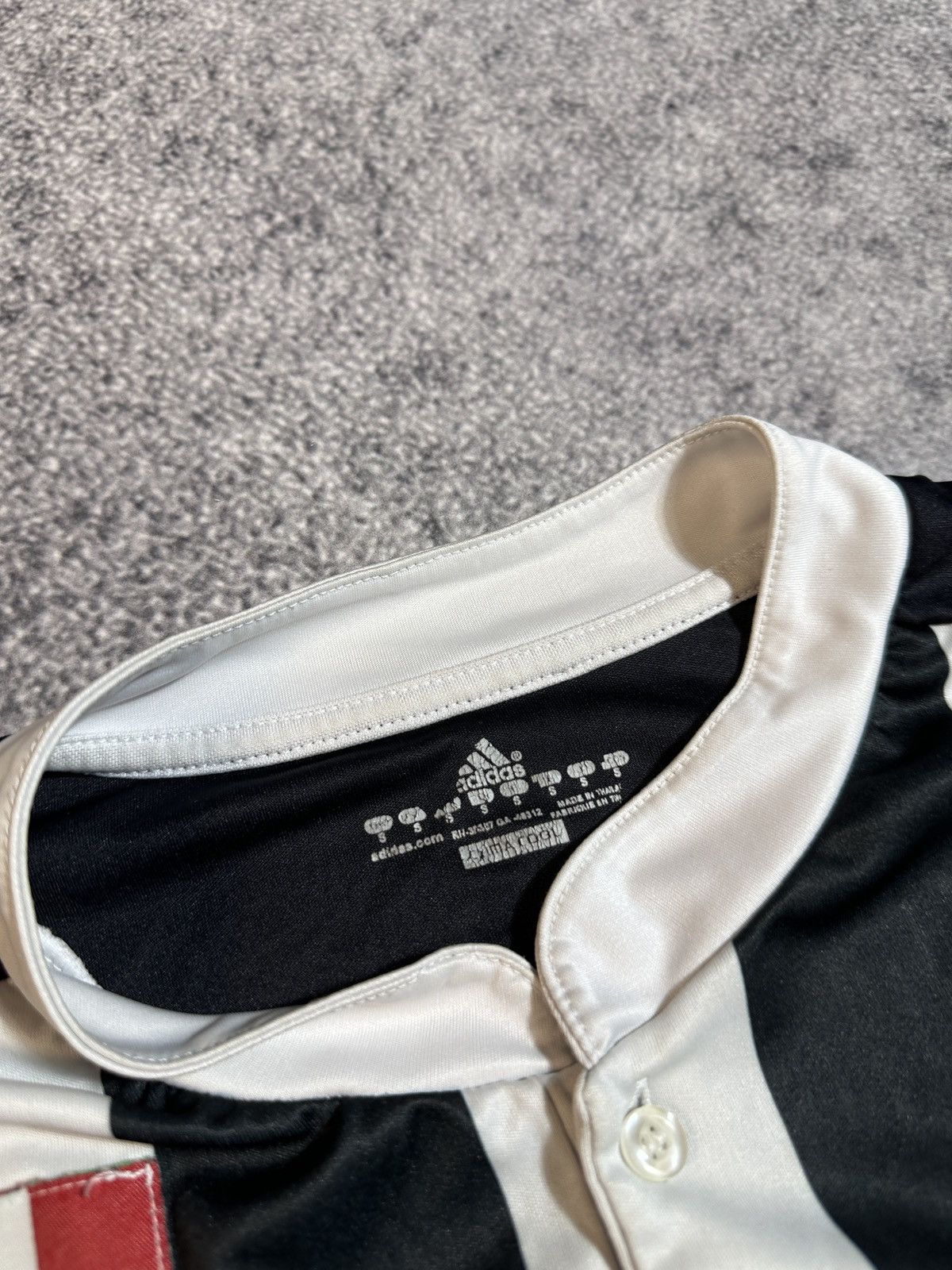 Adidas Adidas Juventus Soccer Jersey Blokecore Rare Style Casual S Size US S / EU 44-46 / 1 - 4 Thumbnail