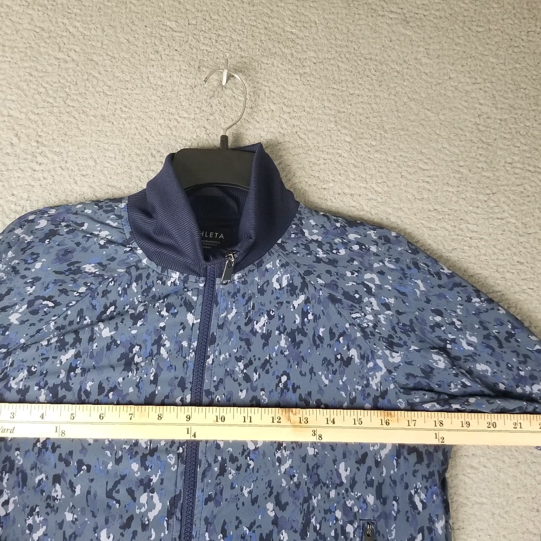 Athleta Athleta Jacket Womens XS Brooklyn Bomber Jacket II Blue Camo Full Zip - Regular Fit, Camouflage, Lightweight Activewear Jacket Size XS / US 0-2 / IT 36-38 - 5 Thumbnail