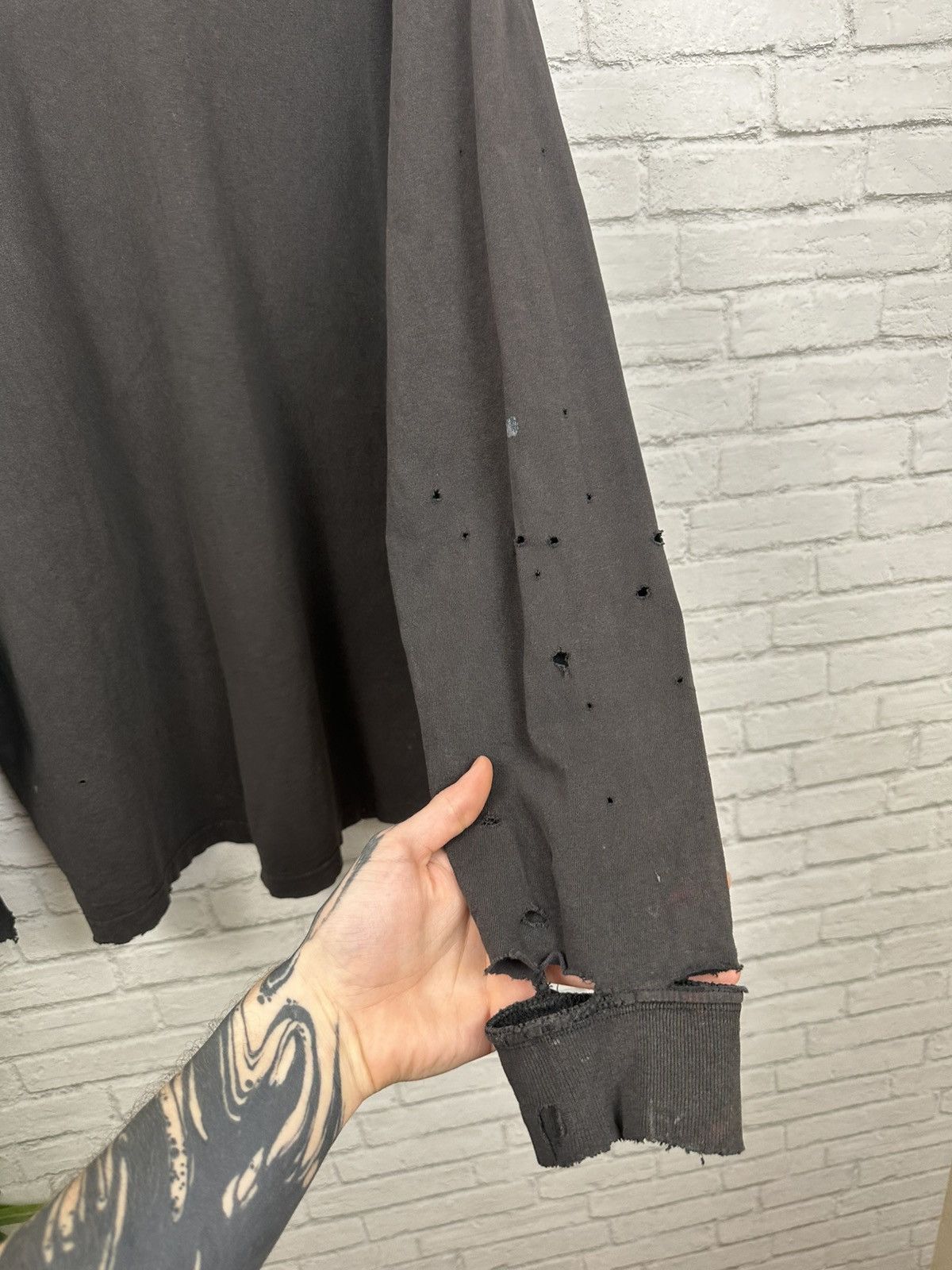 Carhartt (XL) THRASHED OUT FADED Carhartt Longsleeve Tee Size US XL / EU 56 / 4 - 16 Thumbnail