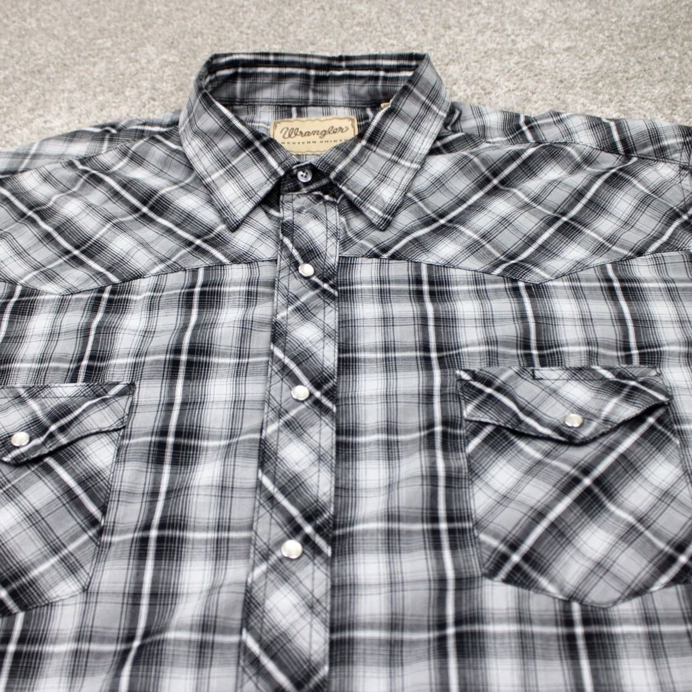 Wrangler Wrangler Shirt Mens 3XL Black/White Plaid Cotton/Poly Western S/S Button-Up, Casual, Workwear, 3XL Mens, Western Theme, Regular Fit, Knit Fabric Size US XXL / EU 58 / 5 - 4 Thumbnail