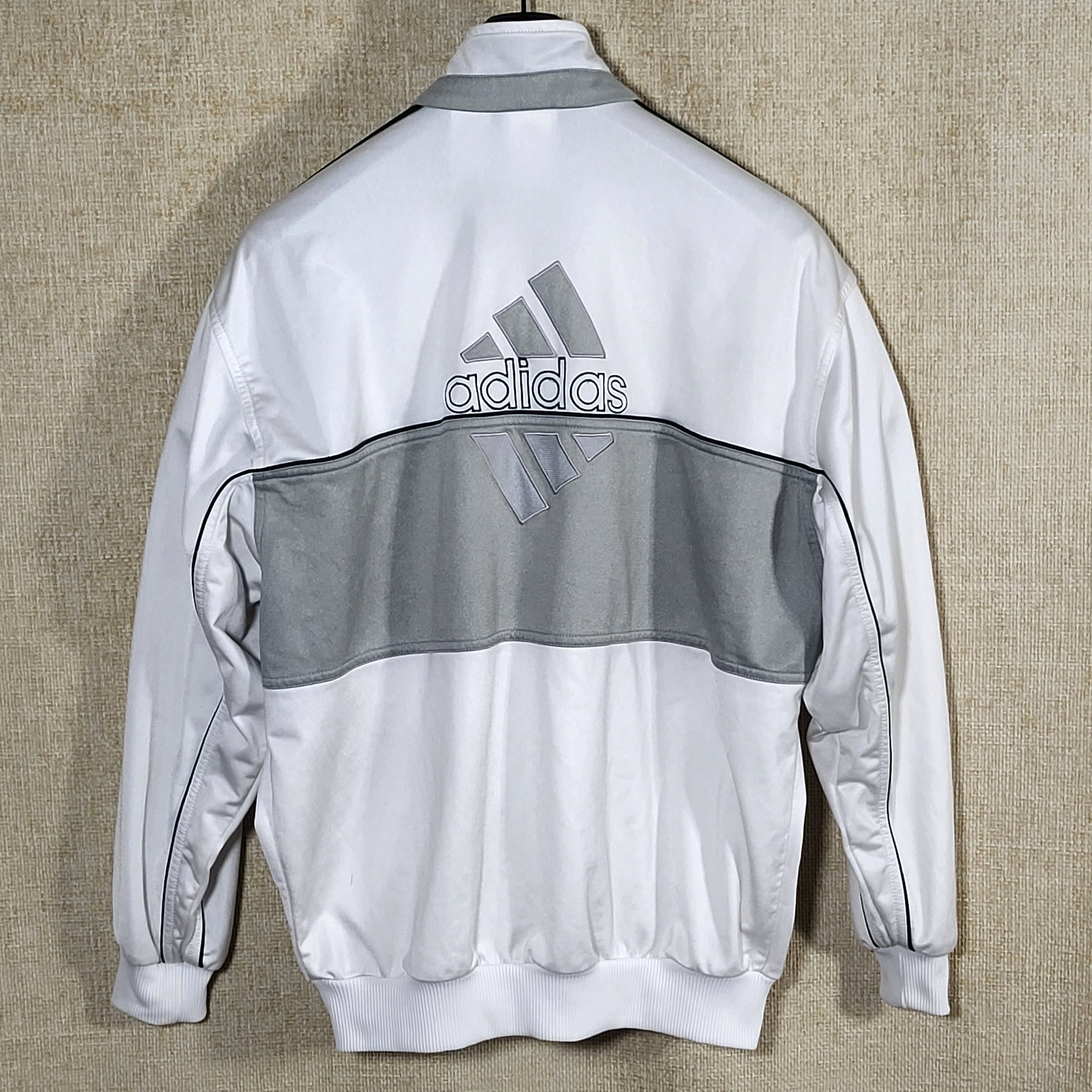 Adidas Adidas Y2K zip jacket size M but fit L Size US M / EU 48-50 / 2 - 6 Thumbnail