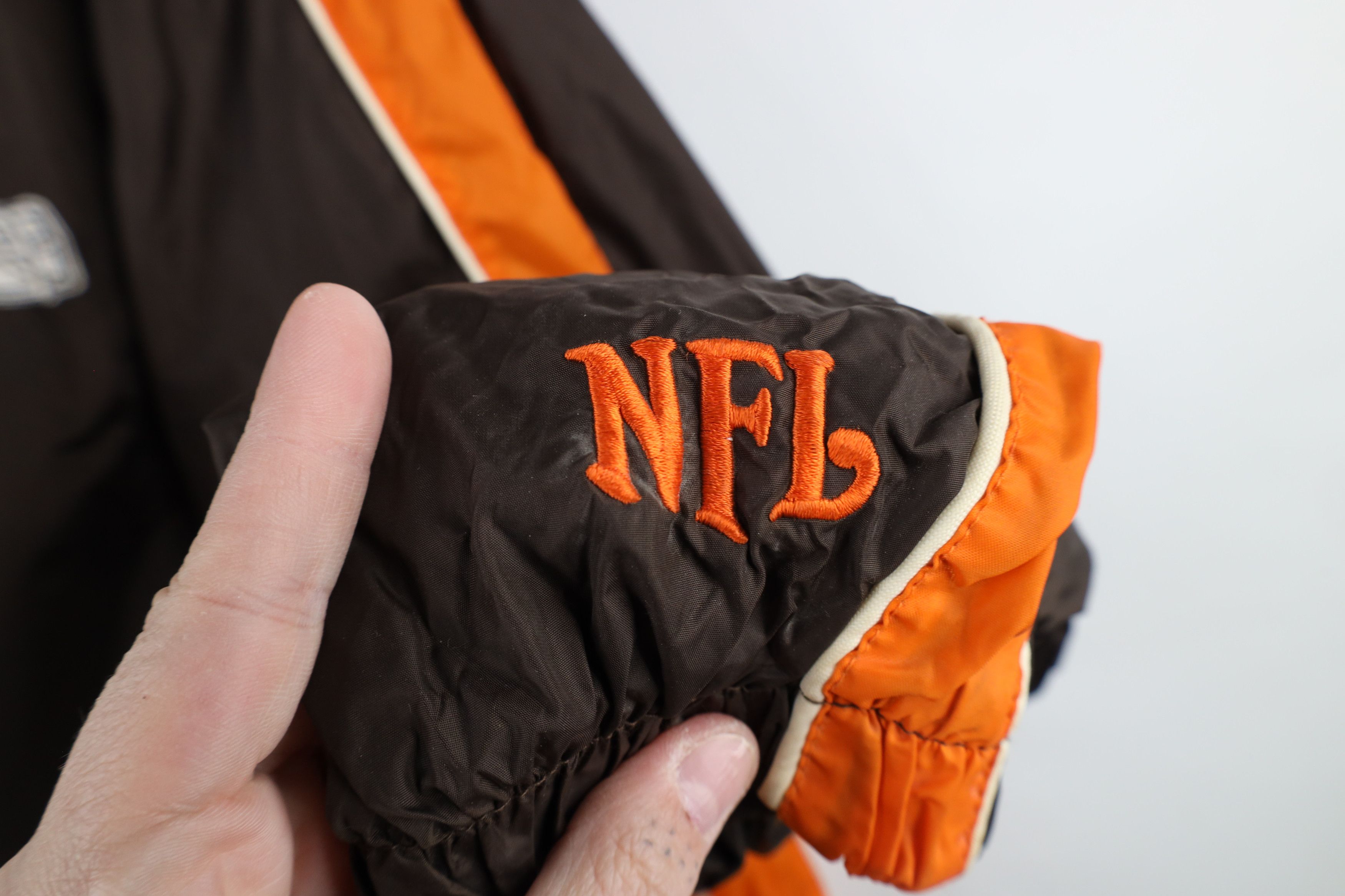 Vintage Vintage NFL Cleveland Football Lined Windbreaker Jacket Size US XL / EU 56 / 4 - 5 Thumbnail