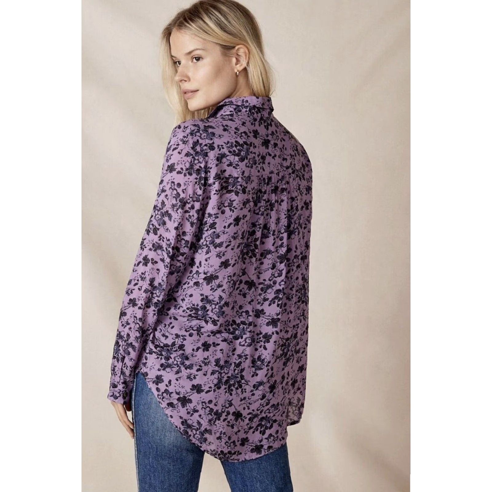 Anthropologie VINTAGE Anthropologie Pilcro The Romy Relaxed Buttondown Shirt Purple Floral PS S Womens Button down Shirt Long Sleeve Floral Purple 90s 1990s Size S / US 4 / IT 40 - 3 Thumbnail