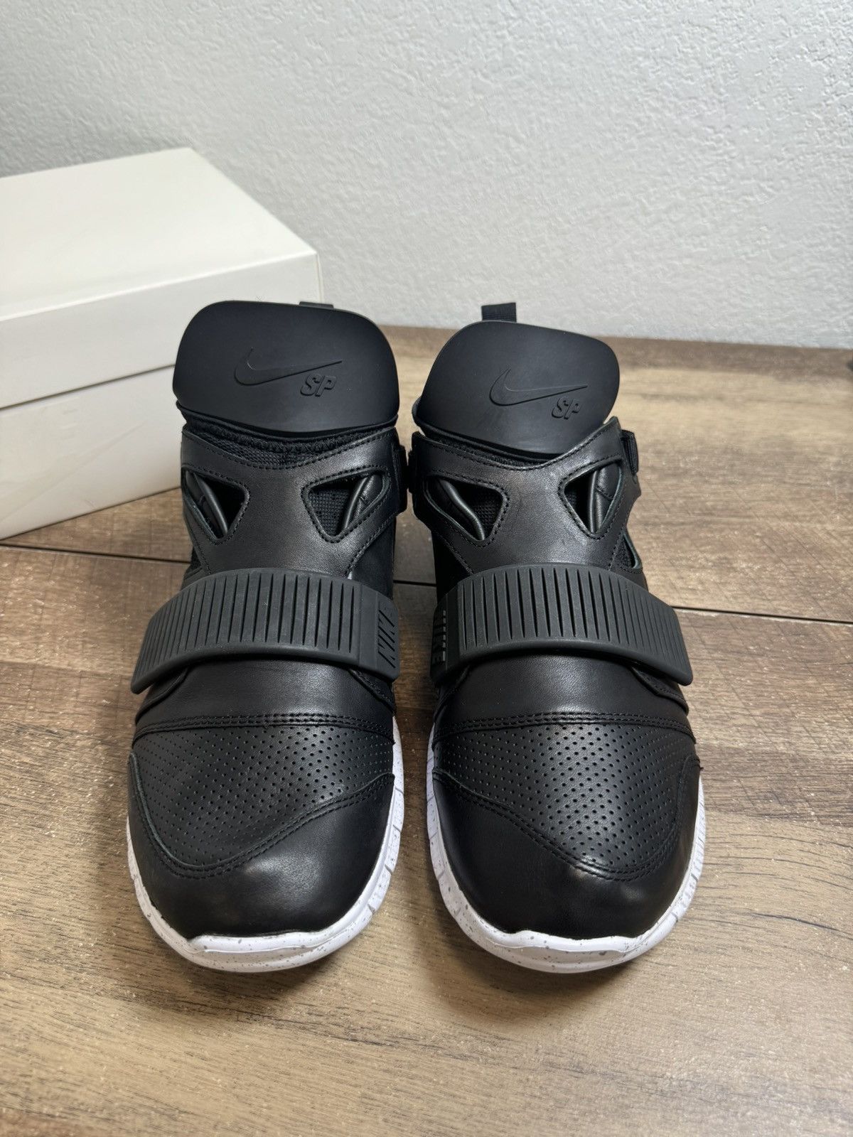 Nike Nike Free Huarache Carnivore SP Black 801759 001 Size 12 NEW Size US 12 / EU 45 - 3 Thumbnail