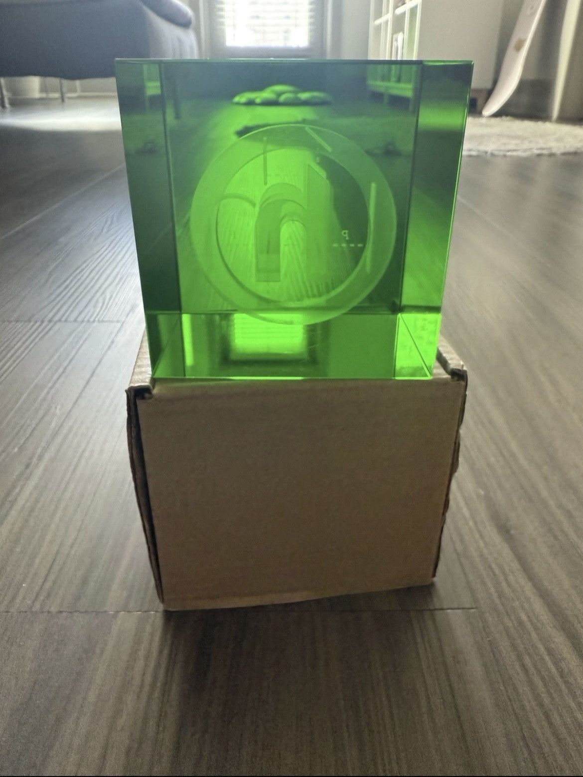 HIDDEN Hidden Ny paper weight (members only) Size ONE SIZE - 2 Thumbnail
