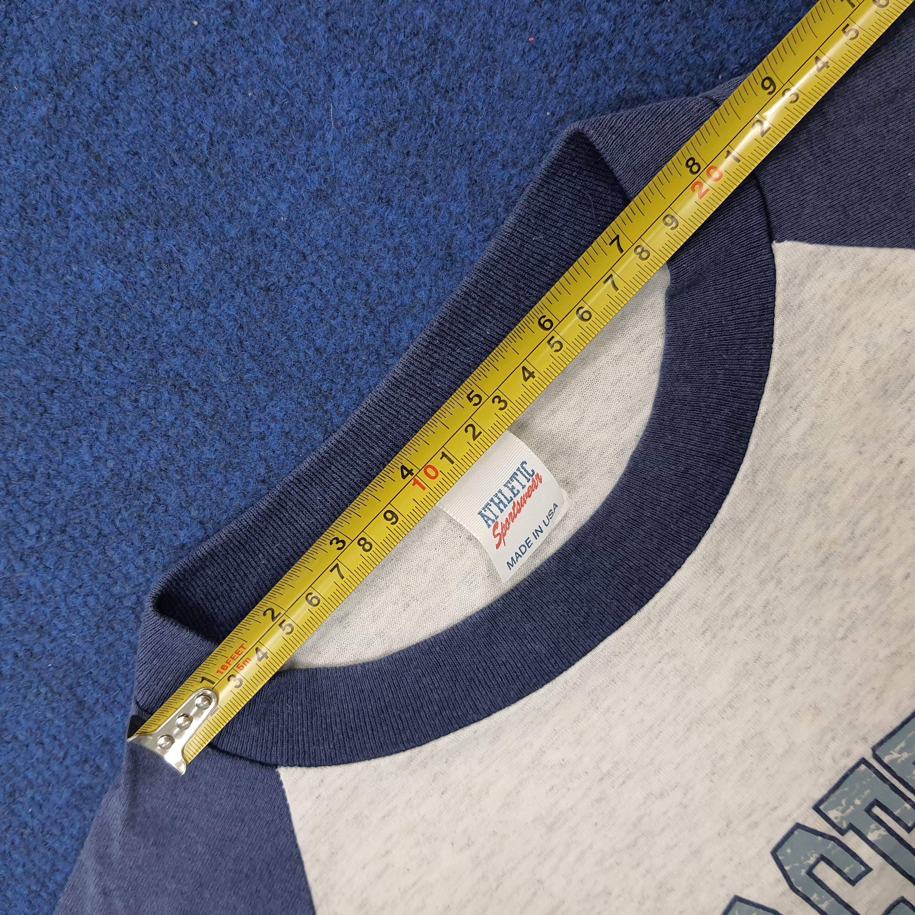Vintage Vintage GEORGETOWN Hoyas Football NFL Sports Raglan T-shirt Size US XL / EU 56 / 4 - 10 Thumbnail