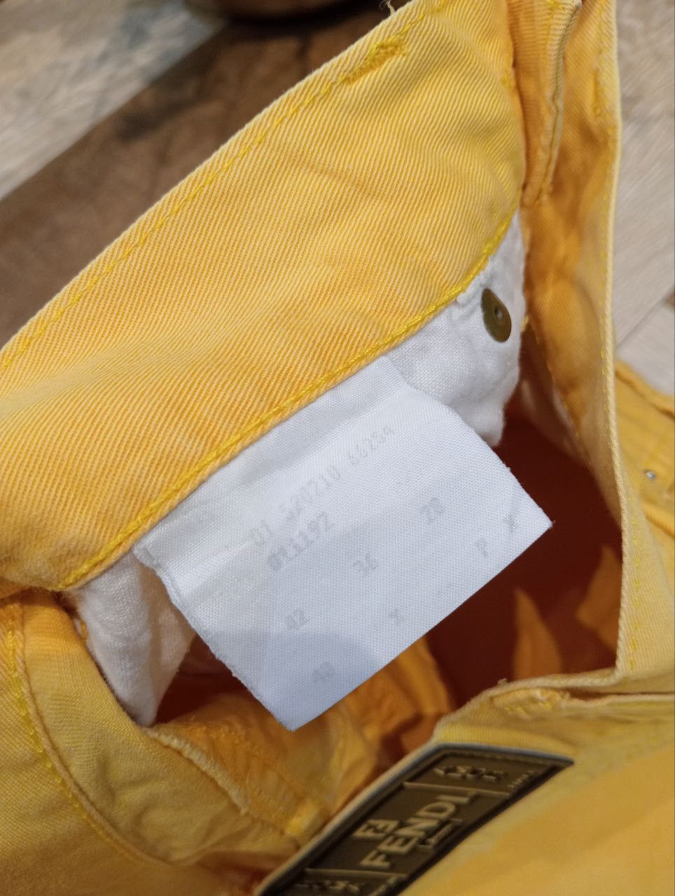 Fendi VINTAGE FENDI ROMA JEANS - YELLOW Size 27" / US 4 / IT 40 - 9 Thumbnail
