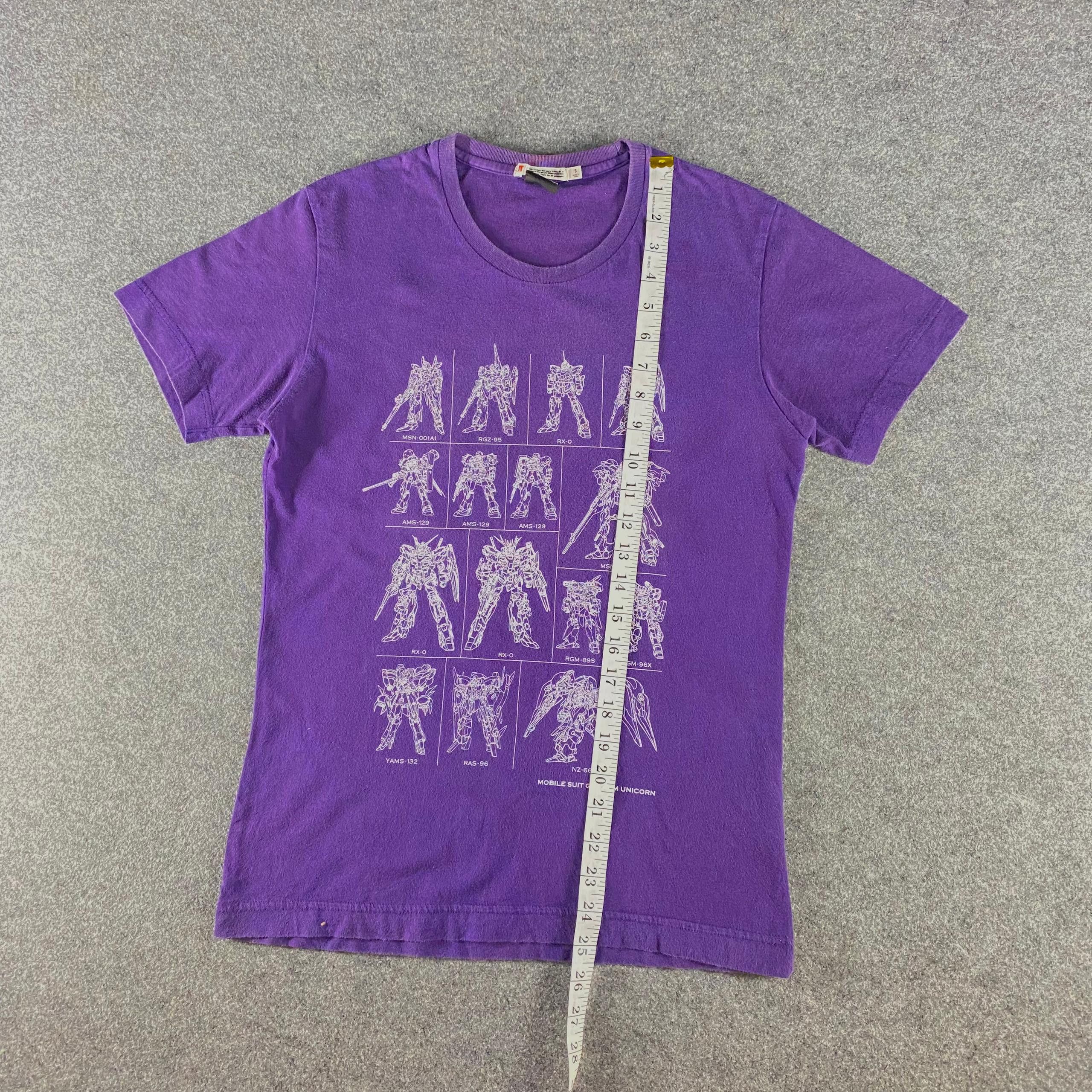 Anime Gundam by Uniqlo Anime Tshirt Size US S / EU 44-46 / 1 - 4 Thumbnail
