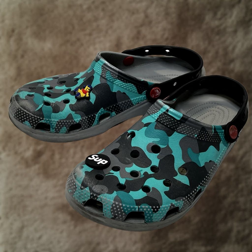 Crocs Disney Parks Star Wars Crocs Mandalorian Camo Clogs Size Mens 8 Womens 10 Adult Size ONE SIZE - 1 Thumbnail