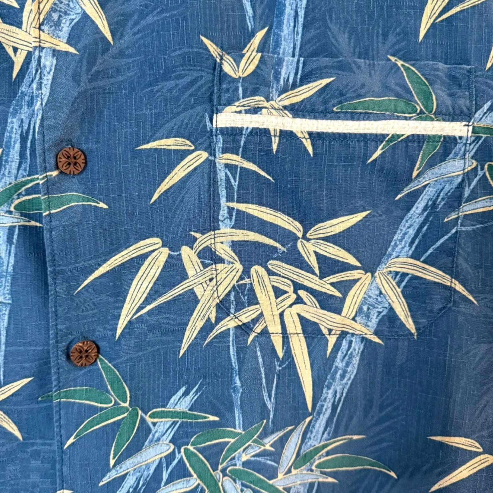 Tommy Bahama Tommy Bahama Camp Shirt Silk Bamboo Print Blue Large Mens Button-Up Hawaiian Short Sleeve Size US L / EU 52-54 / 3 - 7 Thumbnail