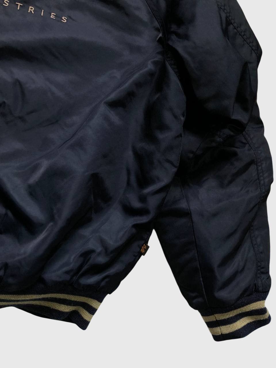 ALPHA INDUSTRIES x BOMBER x VINTAGE