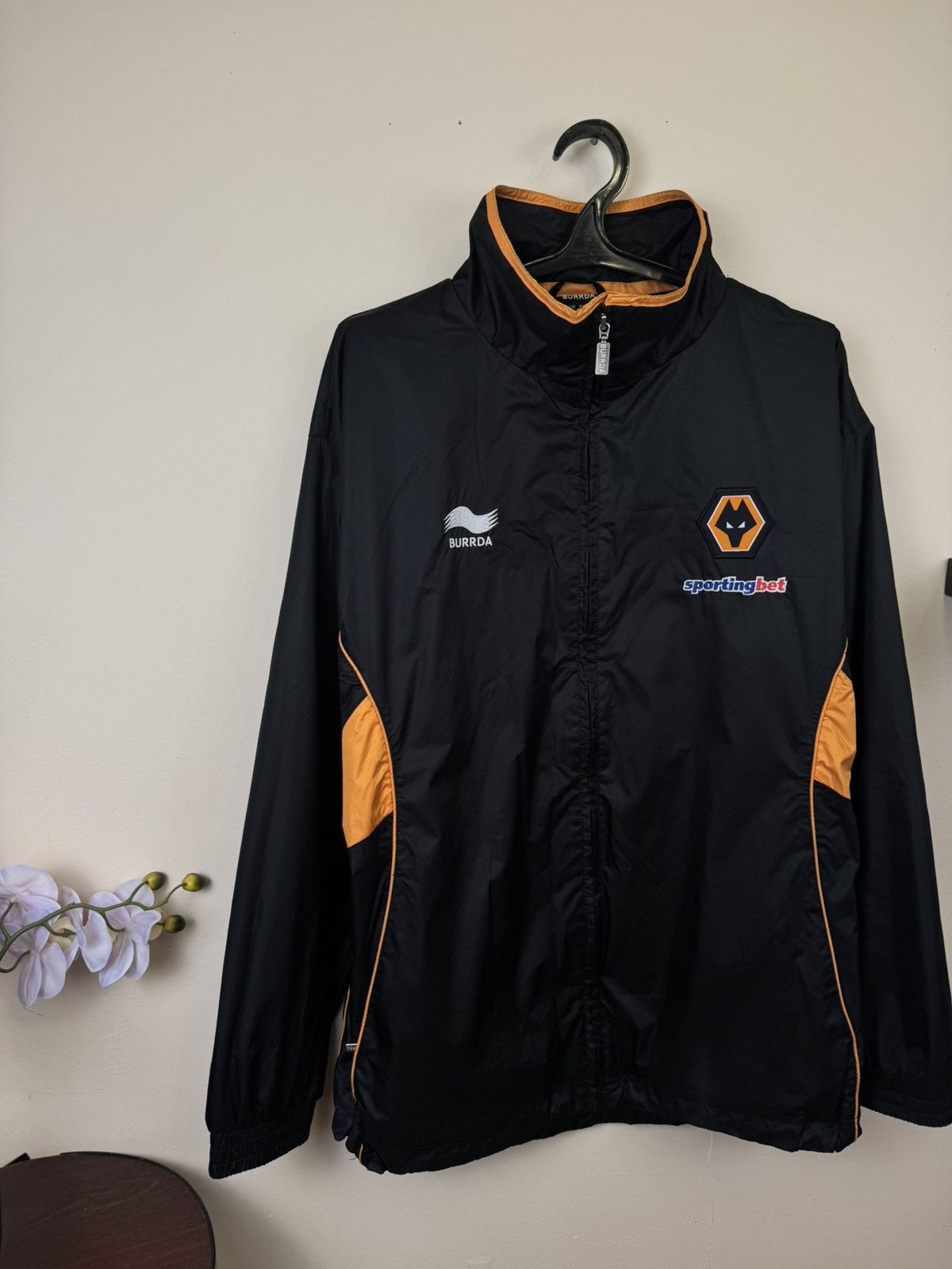 Other WOLVERHAMPTON WOLVES 2011/2012 FOOTBALL JACKET BURRDA sz XL Size US XL / EU 56 / 4 - 8 Thumbnail
