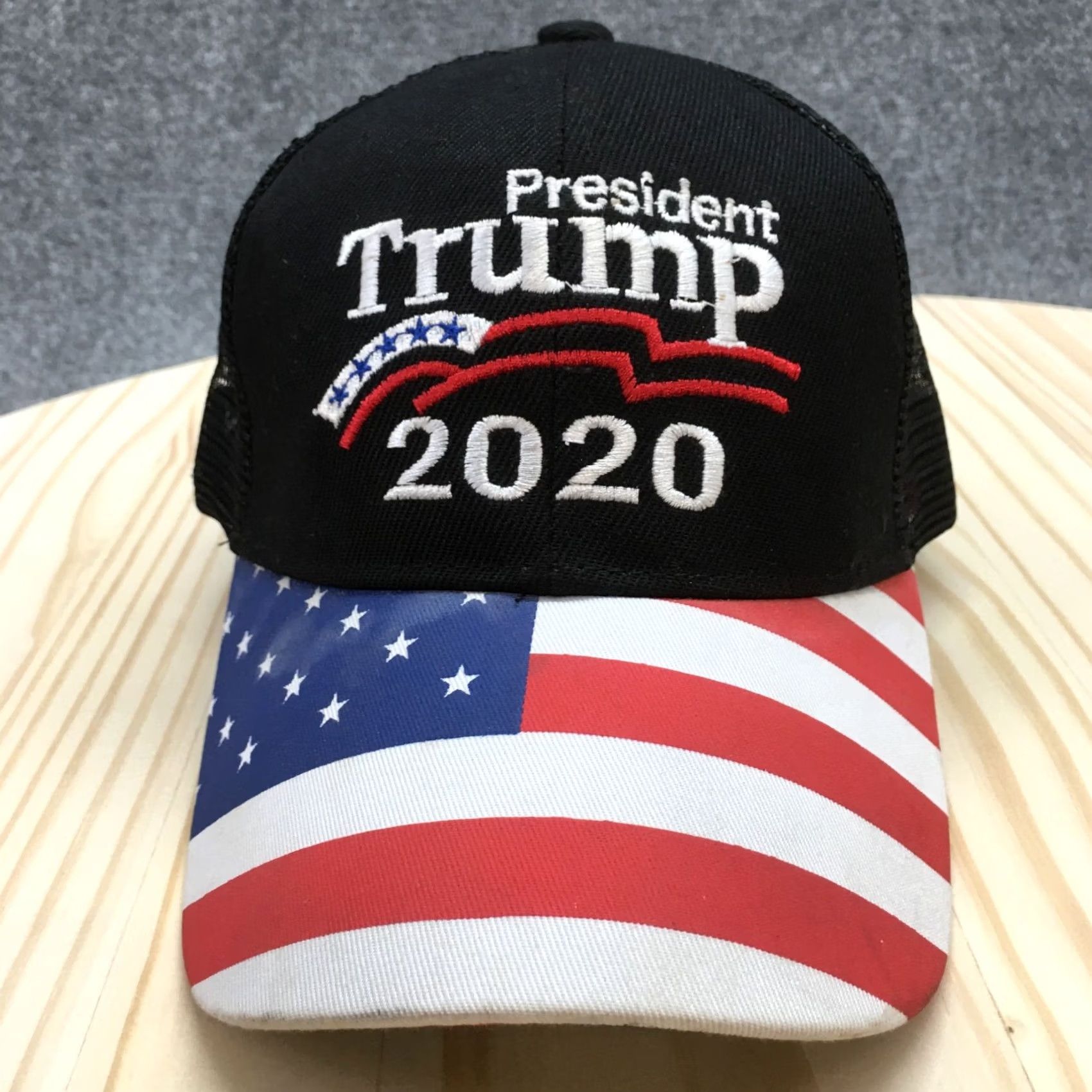 Vintage Trump 2020 Trucker Hat Mens Black OS Curved Brim Embroidered Logo Size ONE SIZE - 2 Thumbnail
