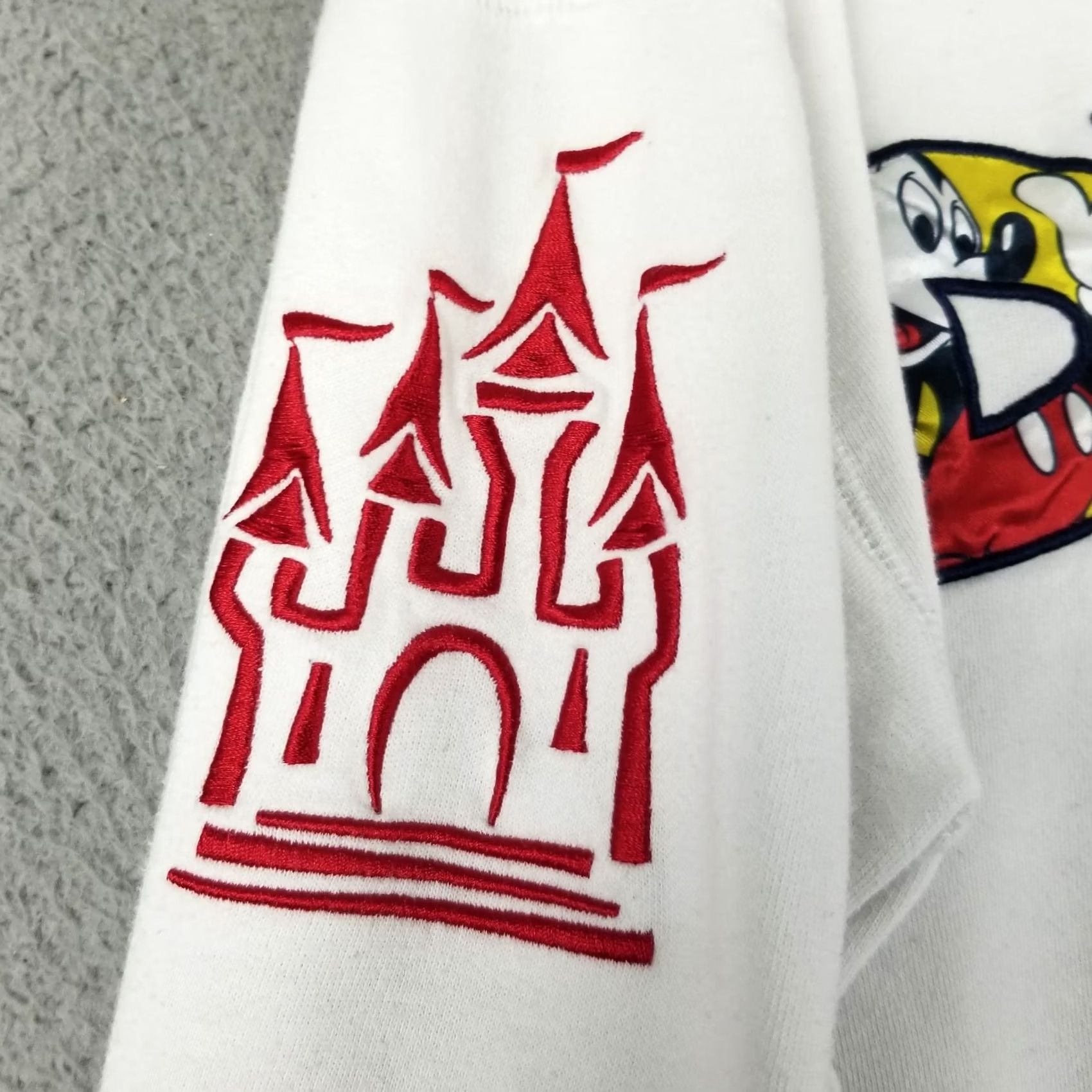 Disney Disney Sweatshirt Adult Large 21X23 White Crew Neck Embroidered Mickey Mouse Goofy Minnie Disney Logo Unisex Shirts Size US L / EU 52-54 / 3 - 6 Thumbnail