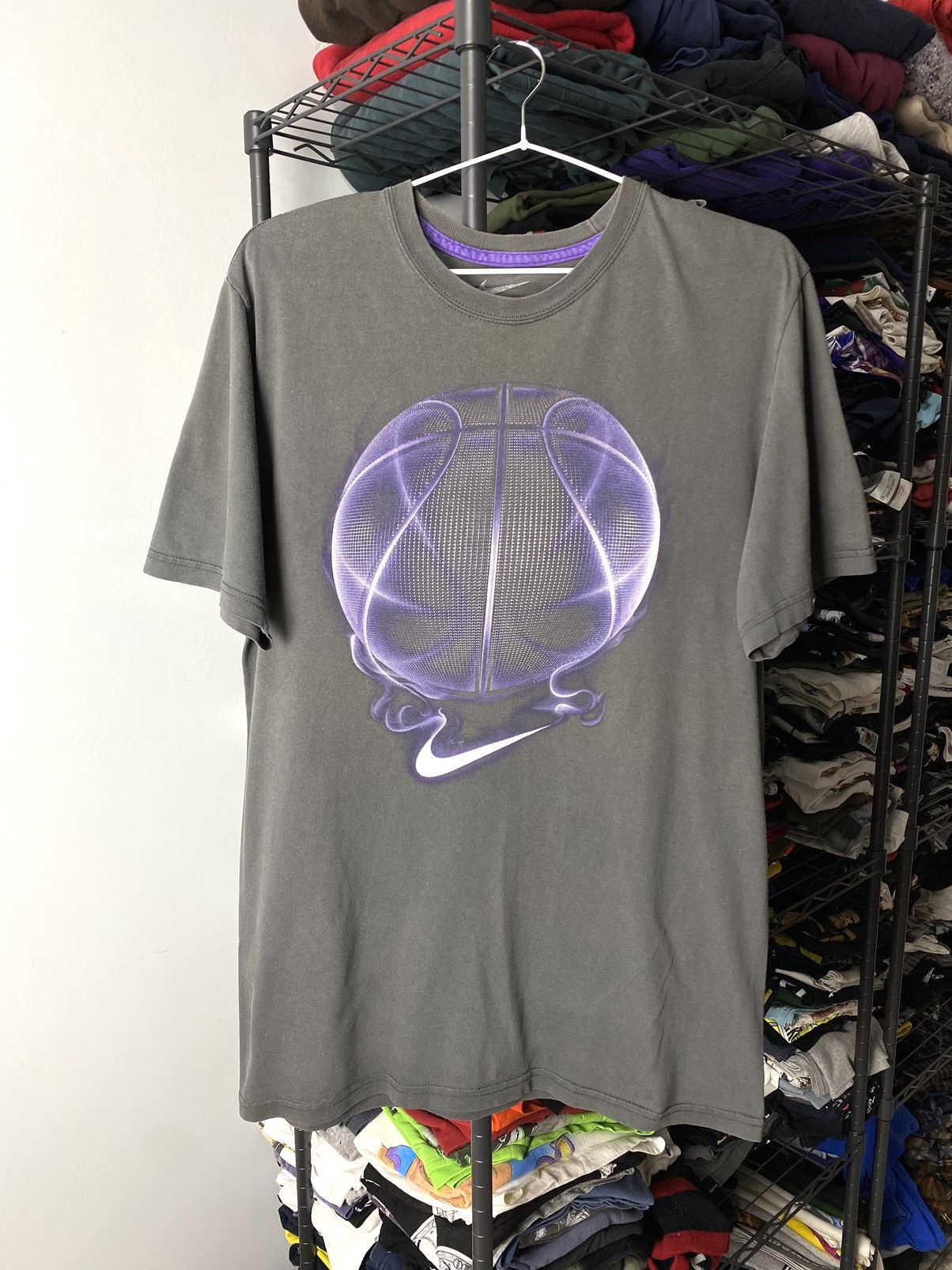 Nike Vintage Faded Nike T Shirt Purple Ball Travis Scott Style Size US M / EU 48-50 / 2 - 1 Thumbnail