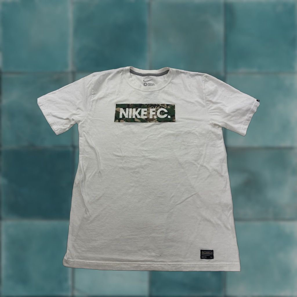 Nike Nike FC Camo Box Logo Graphic T-Shirt Mens Medium White Size US M / EU 48-50 / 2 - 1 Thumbnail