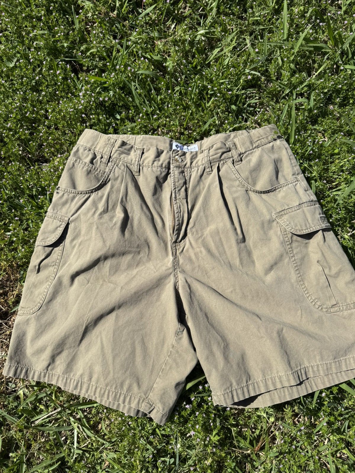 Columbia × Vintage Tan Columbia cargo shorts☀️ Size US 36 / EU 52 - 1 Thumbnail