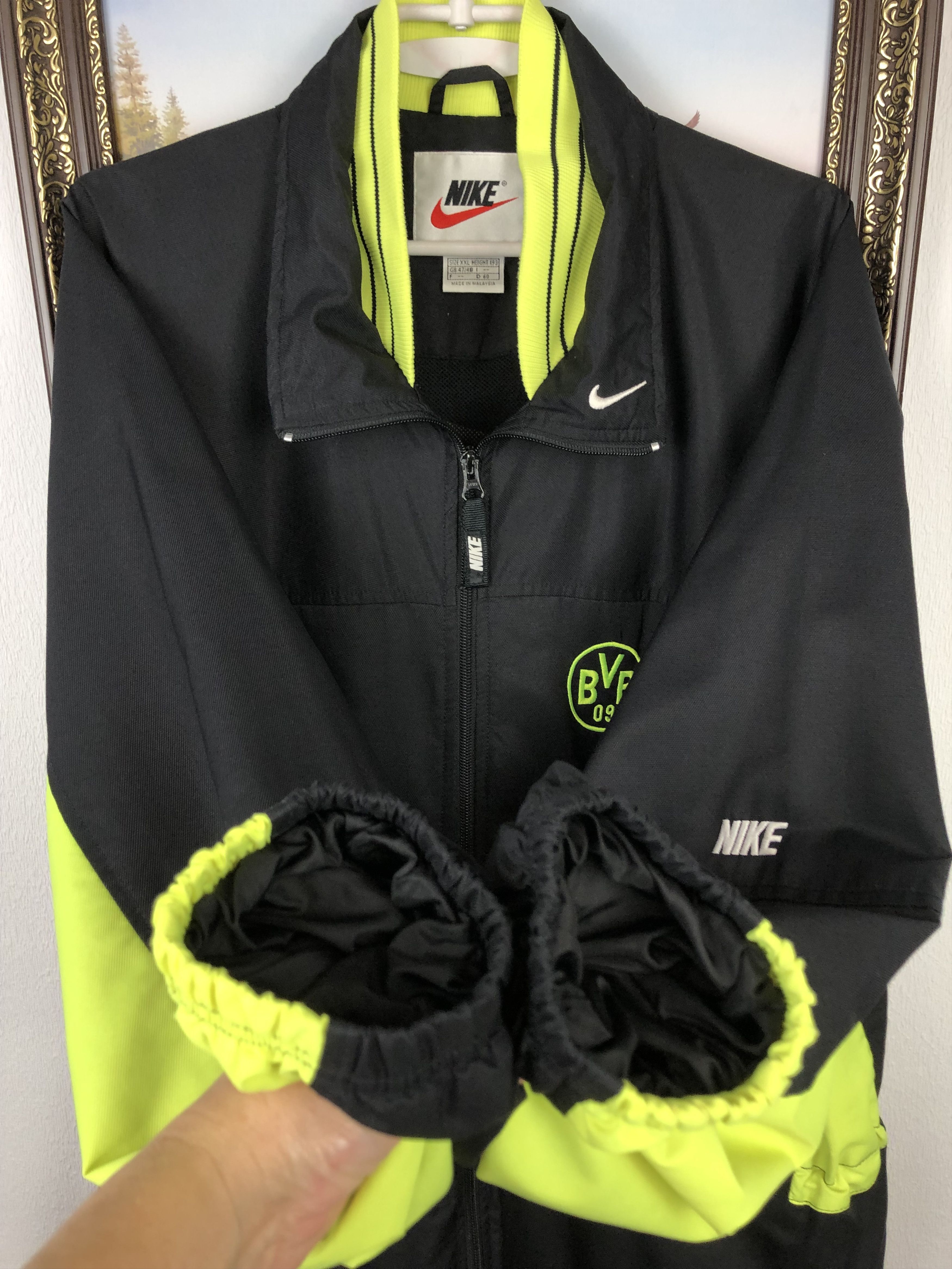 Nike Vintage Nike Borussia Dortmund Football Jacket Soccer Bomber Size US XXL / EU 58 / 5 - 5 Thumbnail