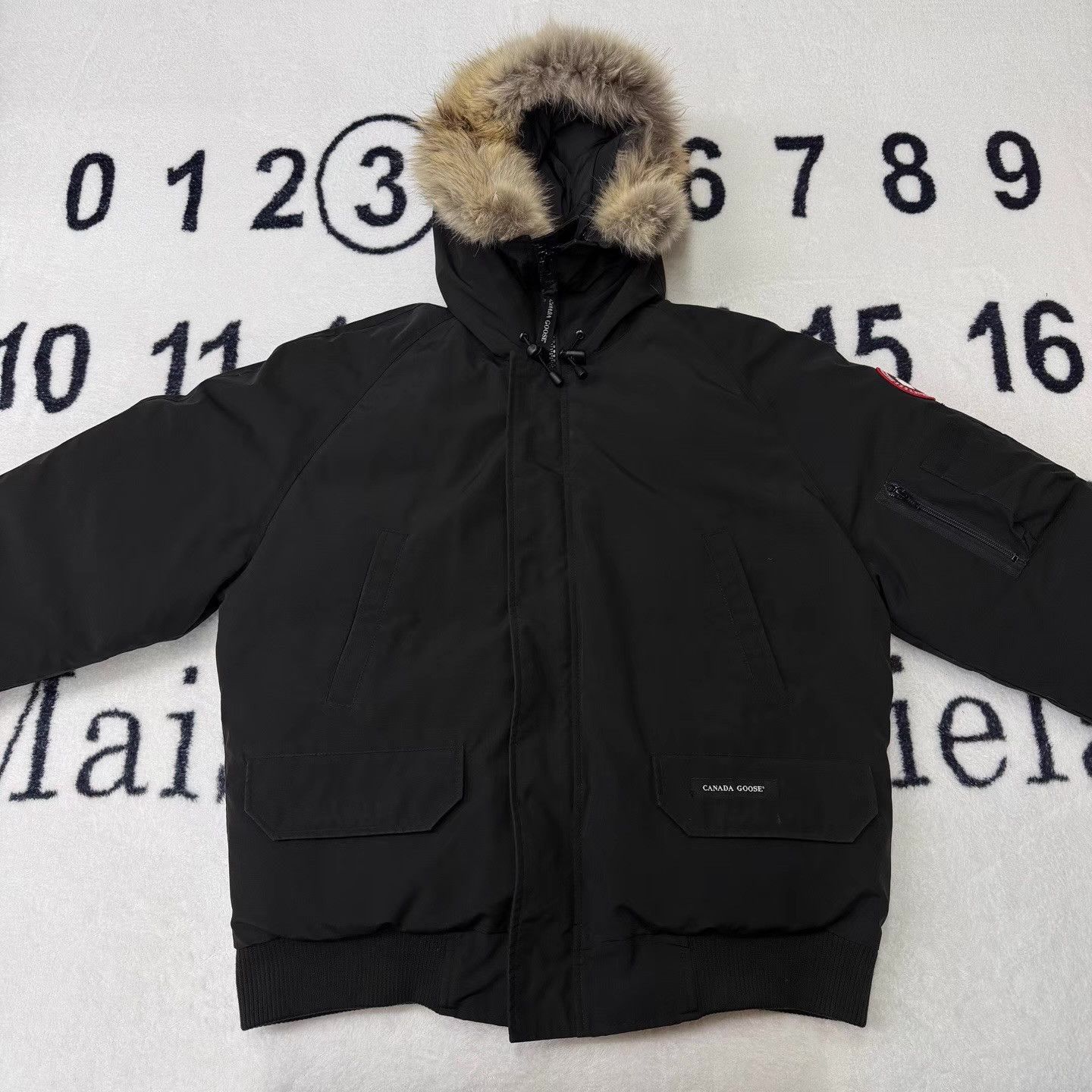Canada Goose Canada Goose Black Short Bomber Down Jacket Q10 Size US L / EU 52-54 / 3 - 1 Thumbnail