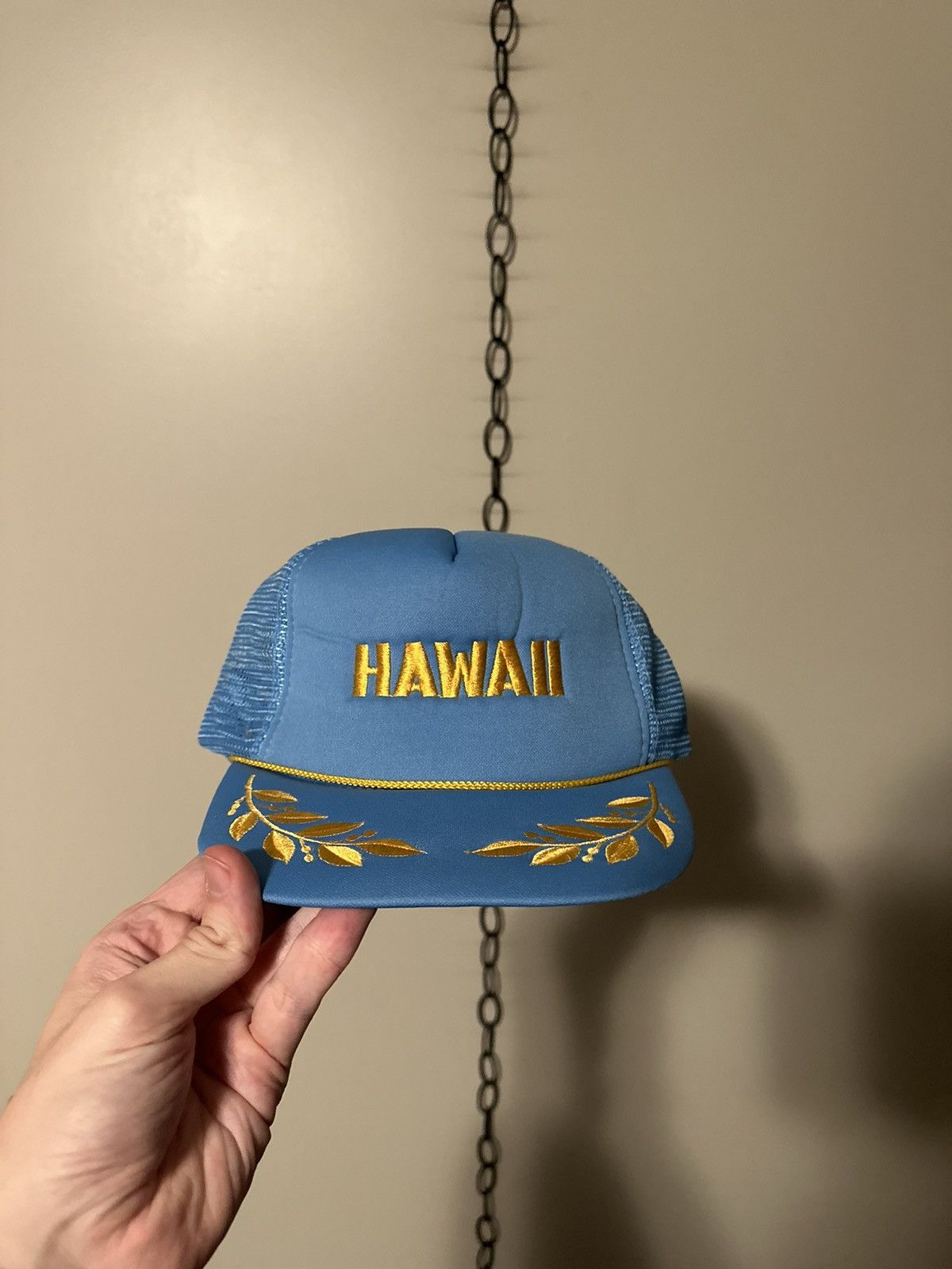 Vintage Vintage Hawaii Spellout Trucker Hat Size ONE SIZE - 1 Thumbnail