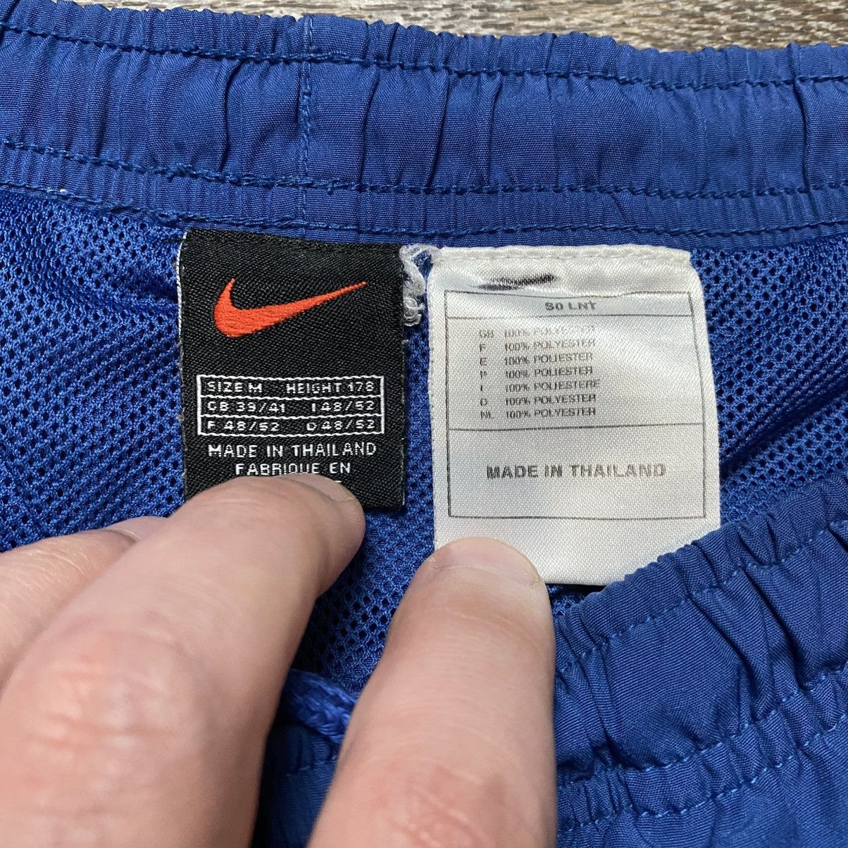 Nike NIKE VINTAGE SHORTS Size M Y2K swoosh Size US 32 / EU 48 - 4 Thumbnail
