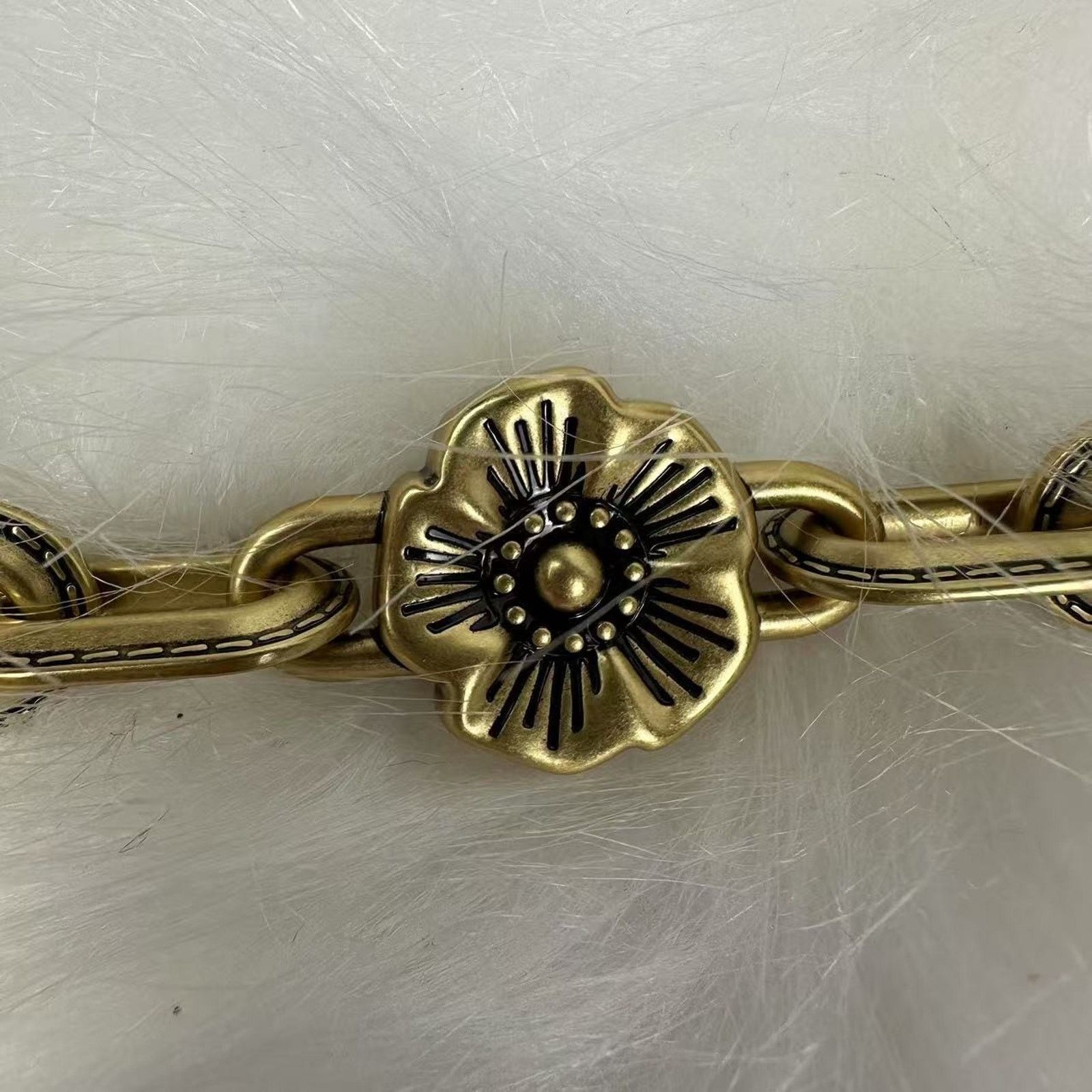 Coach Coach Horse & Carriage Chain Strap In Brass/Brass CX180 NWT Size ONE SIZE - 5 Thumbnail
