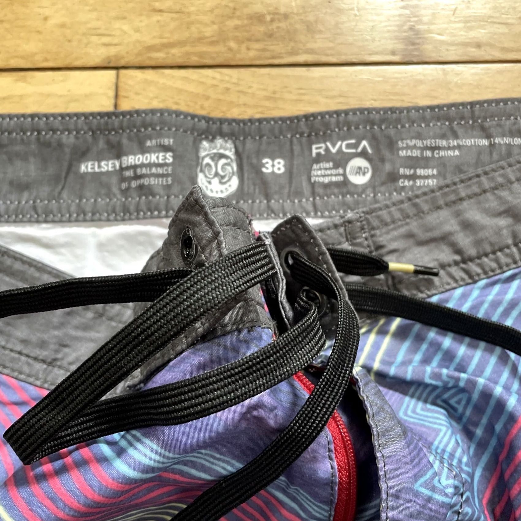 RVCA RVCA Hybrid Board Shorts Men 38 ANP Artist Kelsey Brookes Psychedelic Aztec Print Surf Trunk Size US 38 / EU 54 - 4 Thumbnail