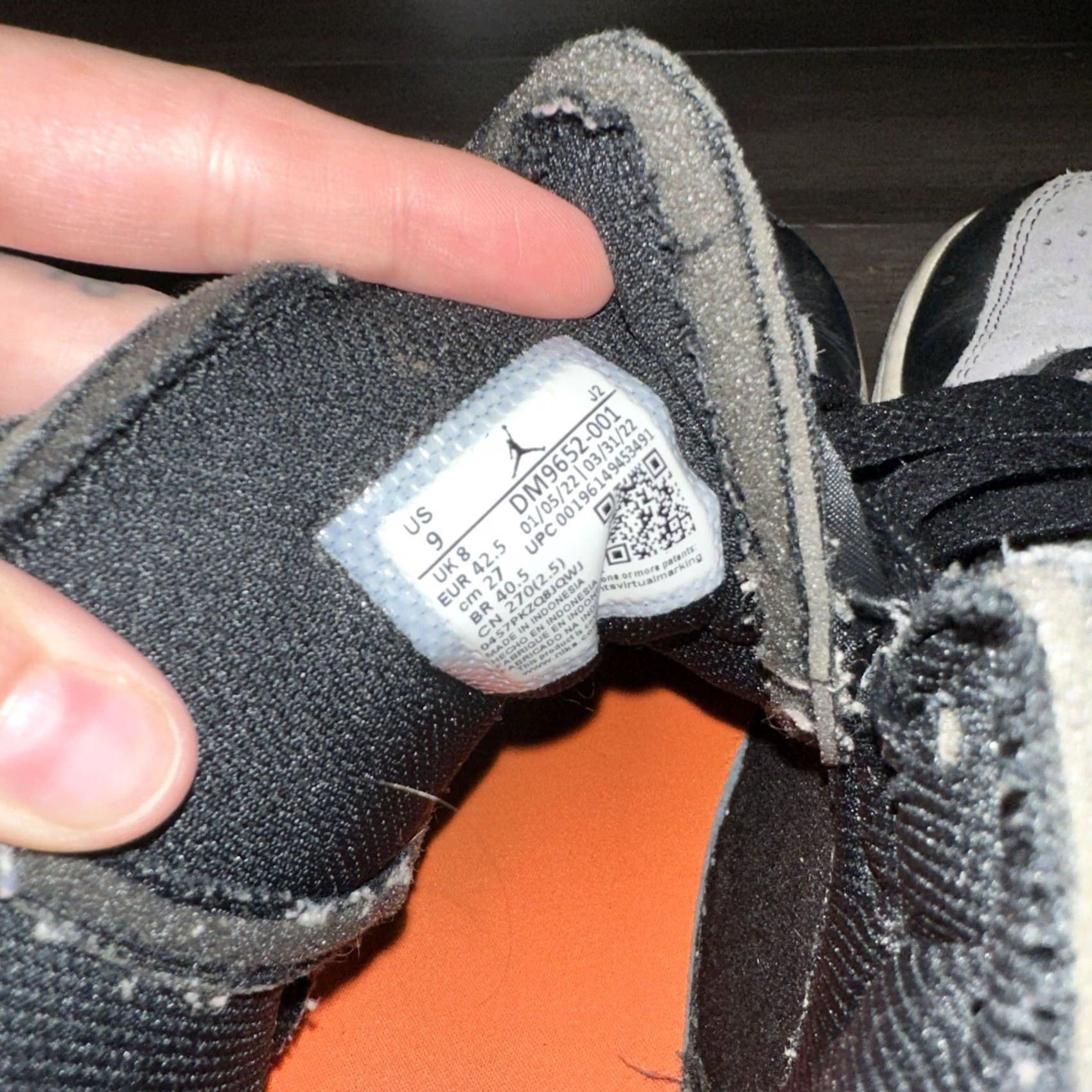 Nike Nike Air Jordan Craft Inside Out Black Cement Grey DM9652-001 Men’s 9 Shoes Mid SE Black Grey Nike Jordan 1 Mid SE Men’s 9 Size US 9 / EU 42 - 6 Thumbnail