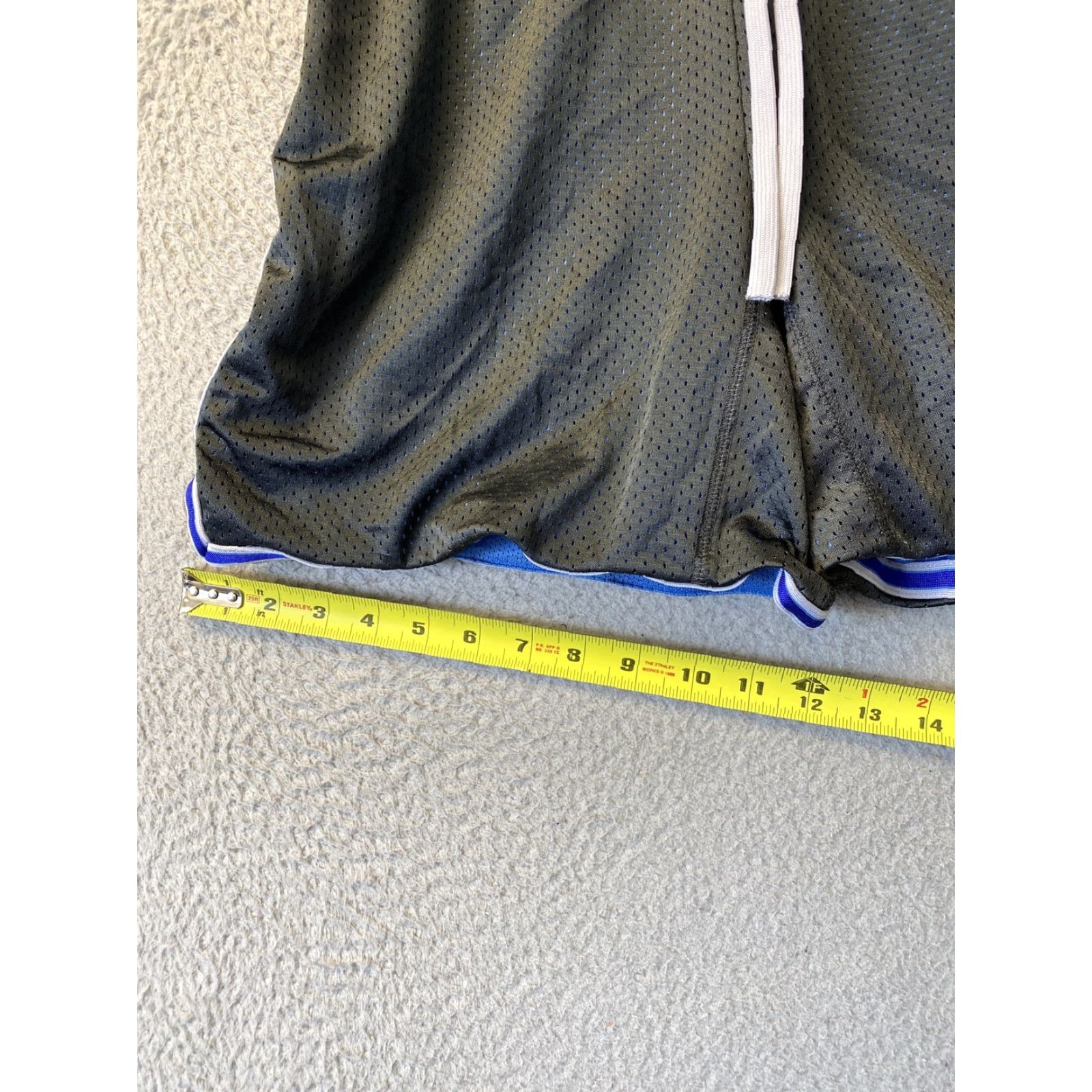 Nike Women’s Nike Shorts Basketball Athletic Gray Size S small /44-61 Size 28" / US 6 / IT 42 - 6 Thumbnail