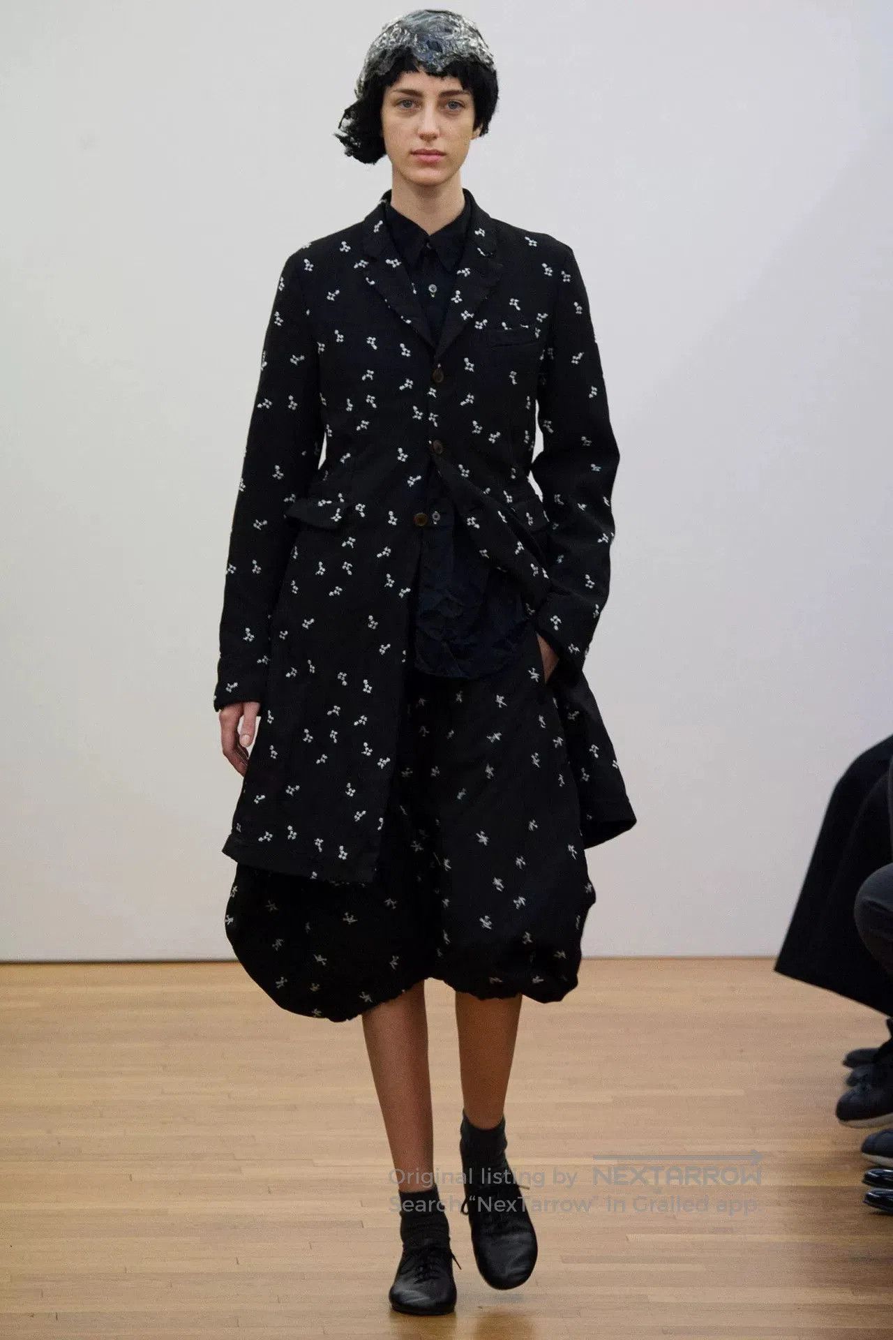 CDG by Comme des Garcons Black Embroidered Long Coat by Comme des Garçons. Size S / US 4 / IT 40 - 8 Thumbnail