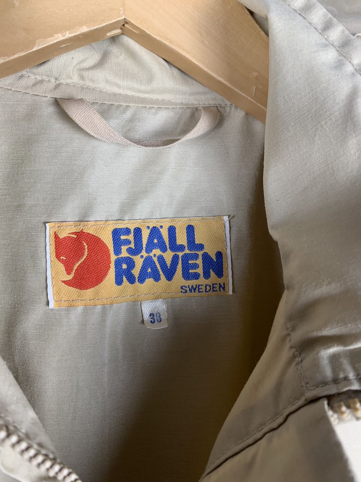Fjallraven Vintage Fjallraven Full Zip Hooded Jacket Women's Size 38 Size S / US 4 / IT 40 - 10 Thumbnail
