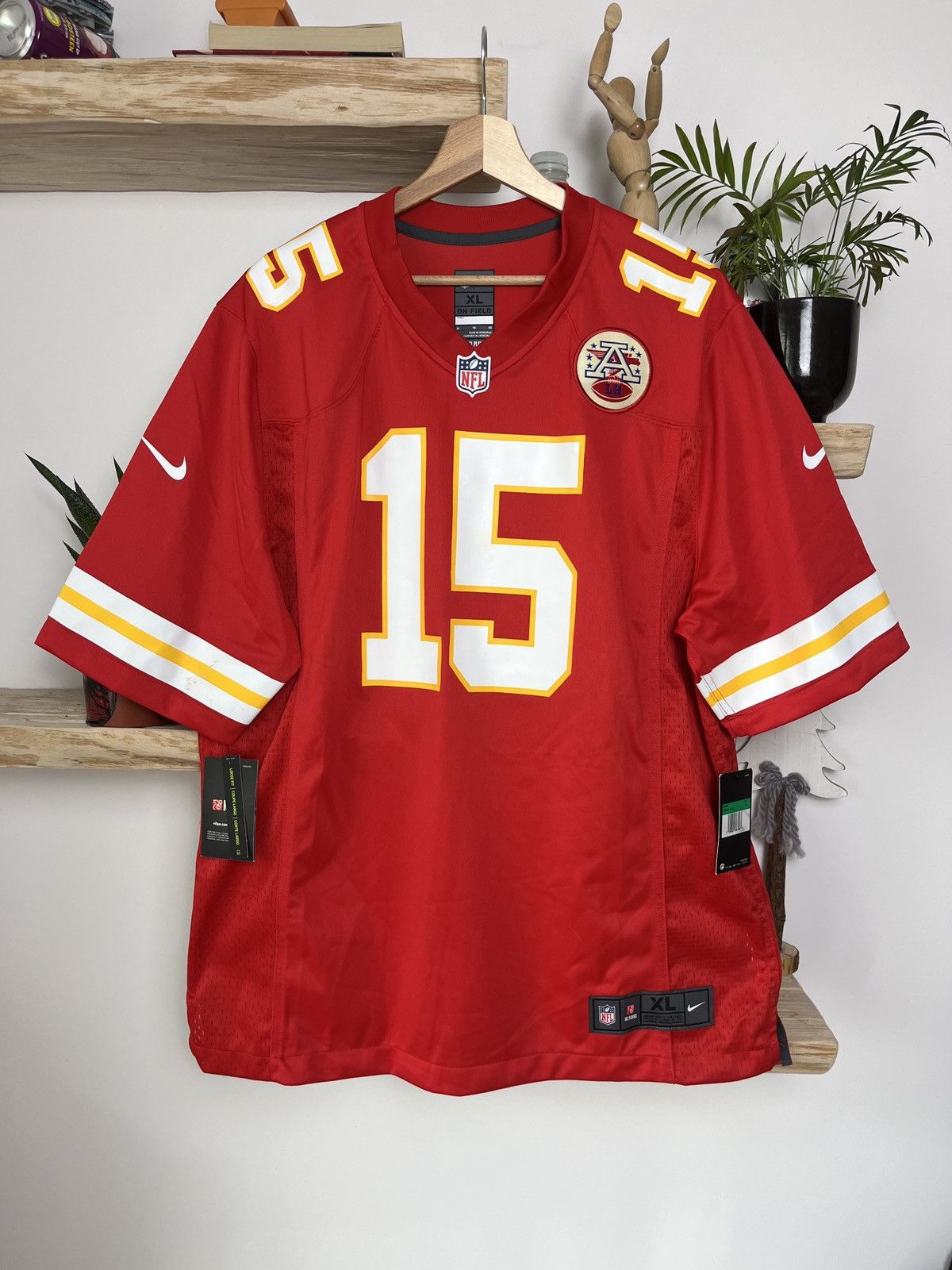 NFL Men's Nike Patrick Mahomes Red Kansas City Chiefs Jersey Size US XL / EU 56 / 4 - 2 Thumbnail