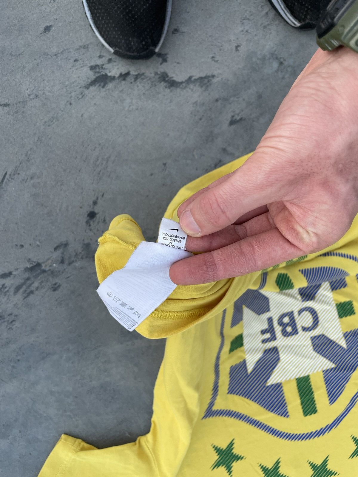 Nike Vintage 00s Nike Y2K Brazil T-Shirt Soccer Jersey Blokecore Size US M / EU 48-50 / 2 - 5 Thumbnail