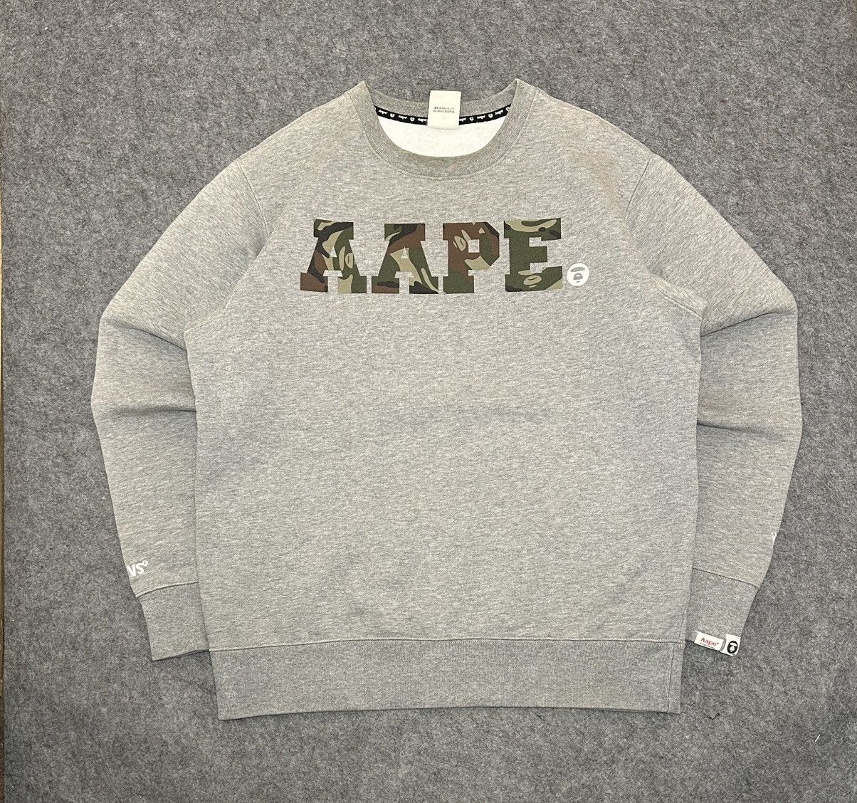 Aape AAPE by A Bathing Ape crewneck sweatshirt. Size US XL / EU 56 / 4 - 1 Thumbnail
