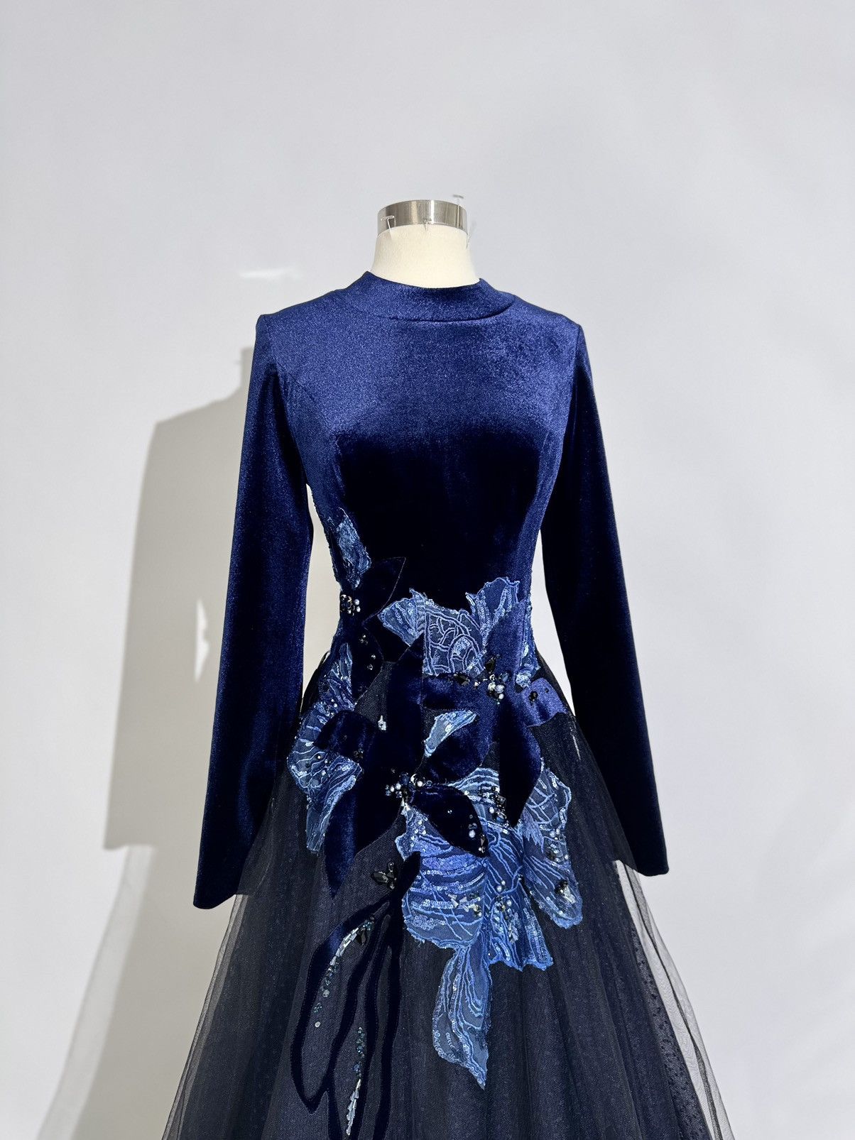 Other Brand New US 6 Jean Fares Couture Floral Embellished Dress Size M / US 6-8 / IT 42-44 - 2 Thumbnail