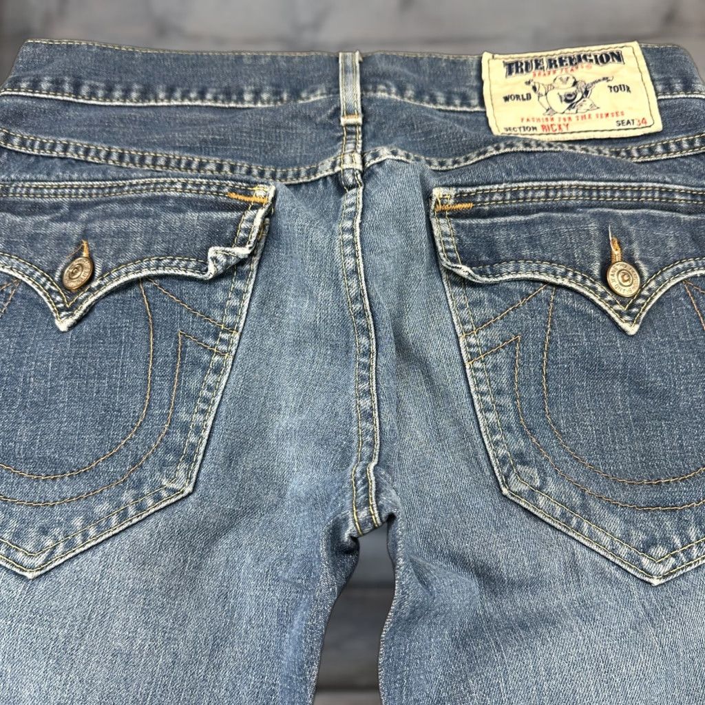 True Religion True Religion Jeans Mens 32x34 Ricky Relaxed Straight Medium Wash Distressed 5-Pocket Denim Jeans Mens Regular Size 32 Blue Size US 32 / EU 48 - 1 Thumbnail