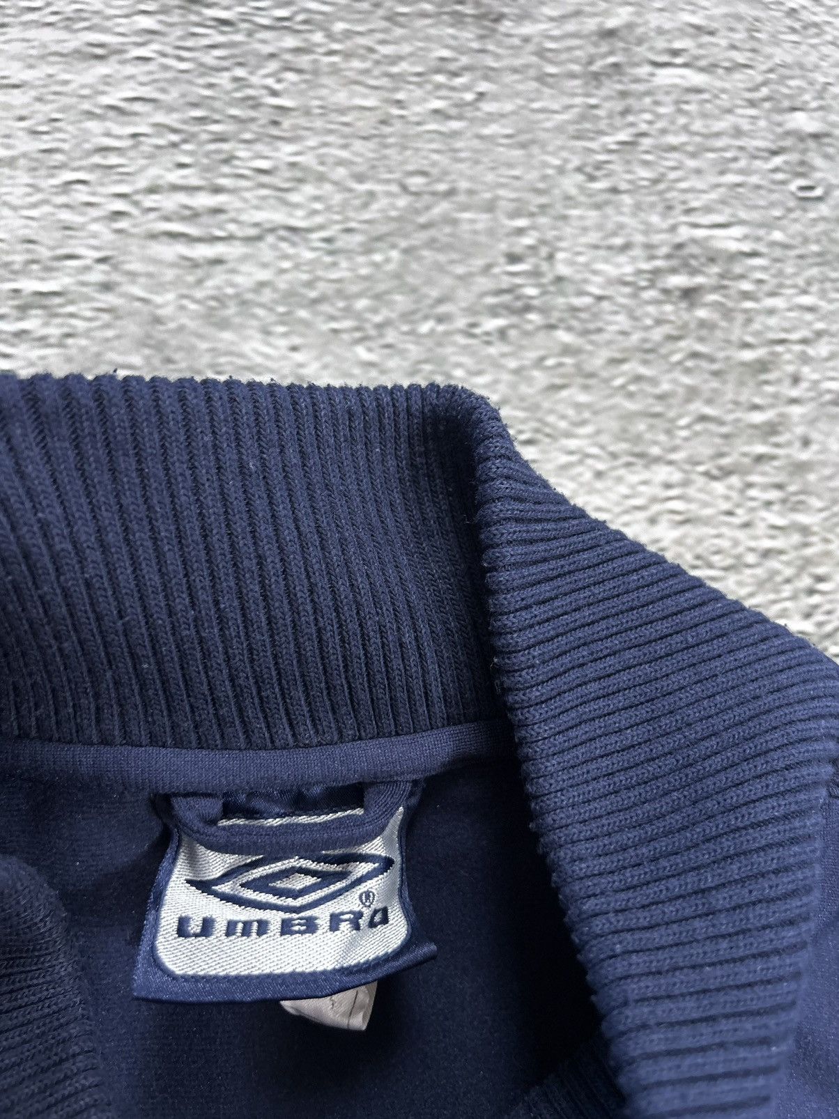 Umbro Umbro vintage track jacket zip sweatshirt navy big logo Y2K Size US L / EU 52-54 / 3 - 7 Thumbnail