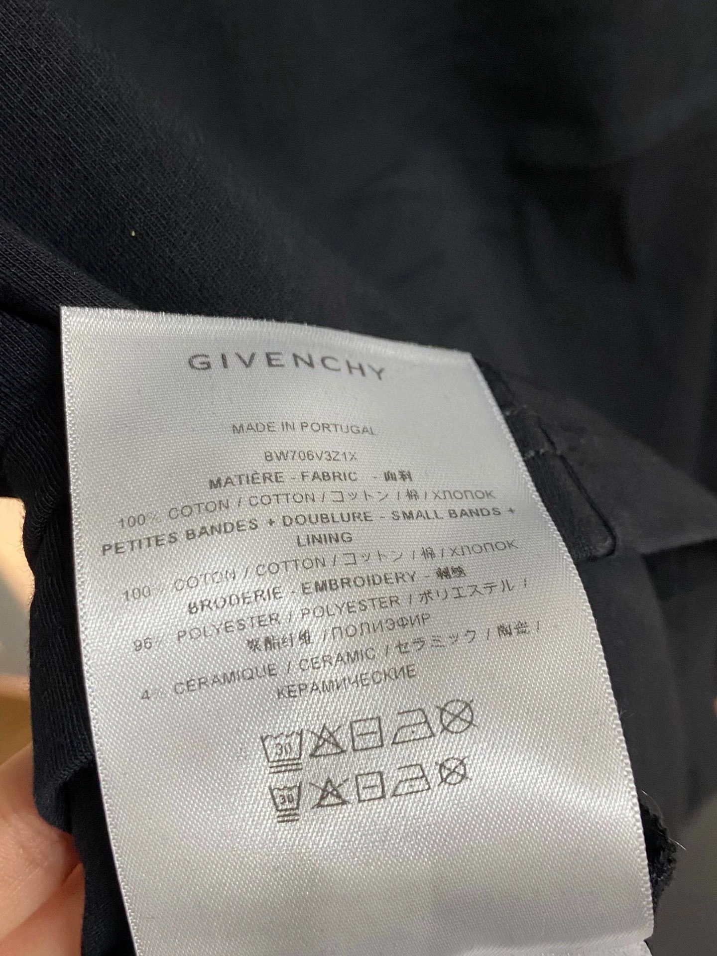 Givenchy givenchy colorful logo short sleeve t-shirt Size US XS / EU 42 / 0 - 6 Thumbnail