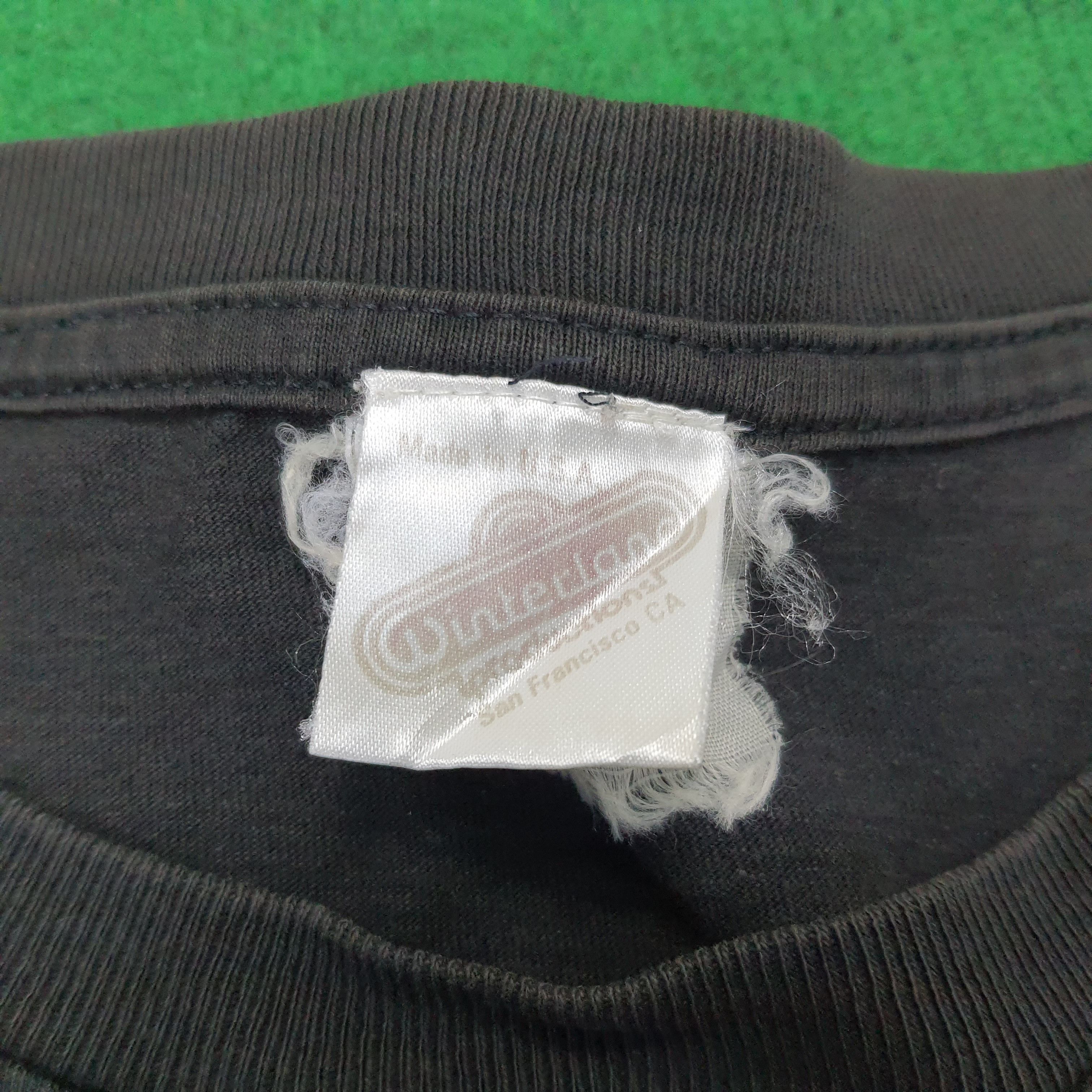 AC/DC × Vintage Vintage AC/DC Back in Black Band Tees Size US L / EU 52-54 / 3 - 5 Thumbnail