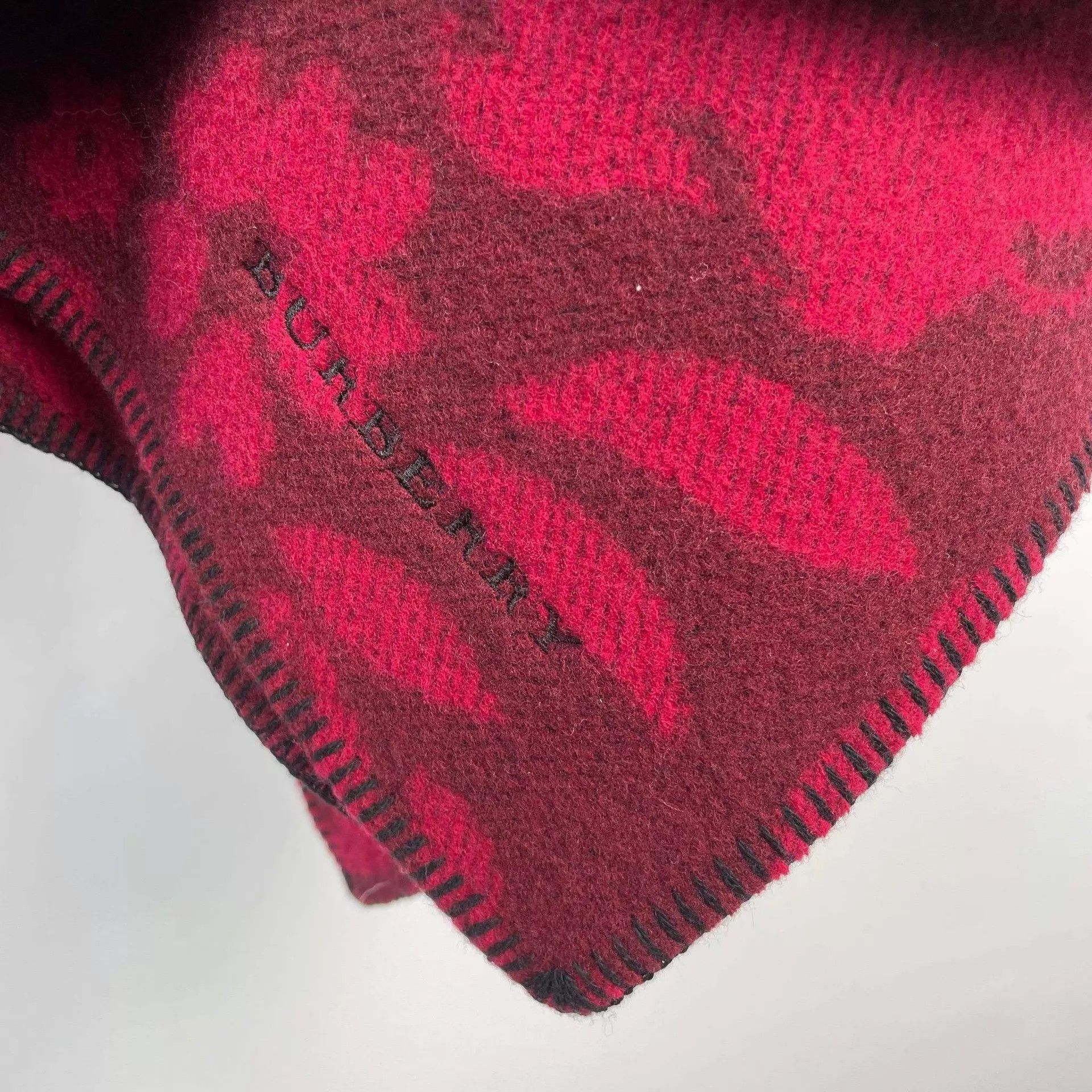 Burberry Burberry floral scarf shawl wrap Size ONE SIZE - 6 Thumbnail