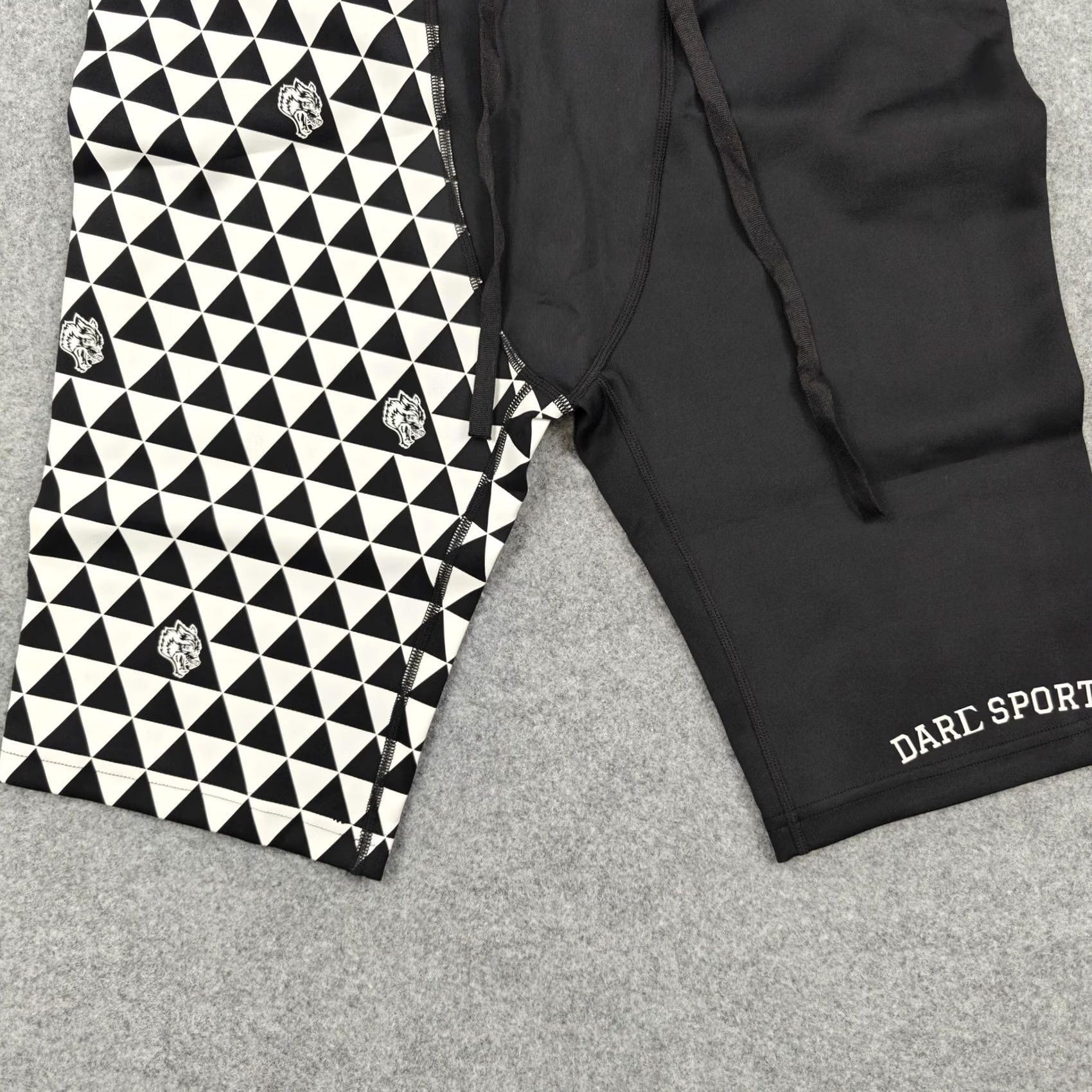 Darc Sport Darc Sport Mana Spandex Shorts Mens Medium Black White Geometric Wolves New Size US 31 - 3 Thumbnail